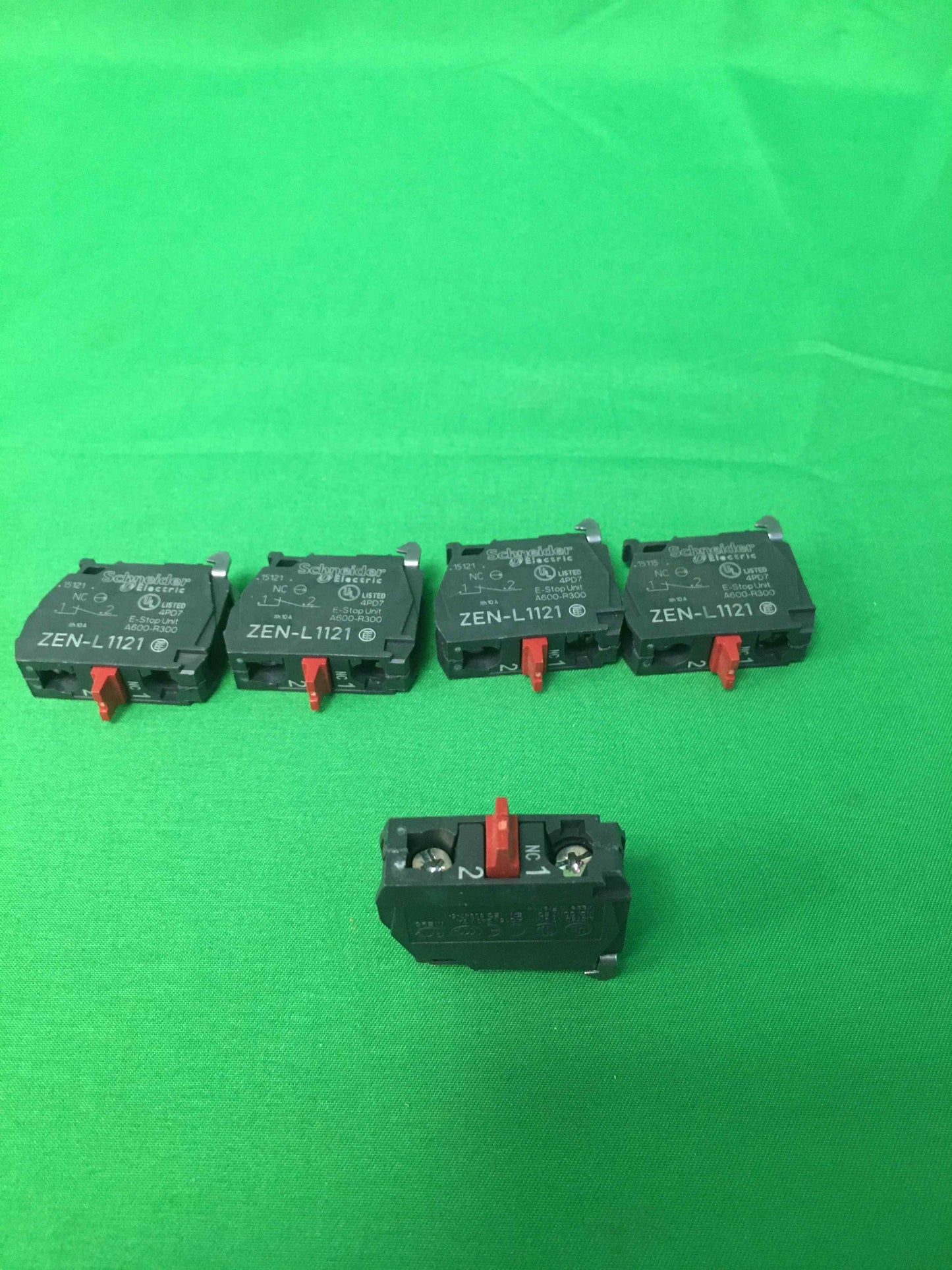 Schneider-Electric ZEN L1121 ZENL1121 5 UNITS