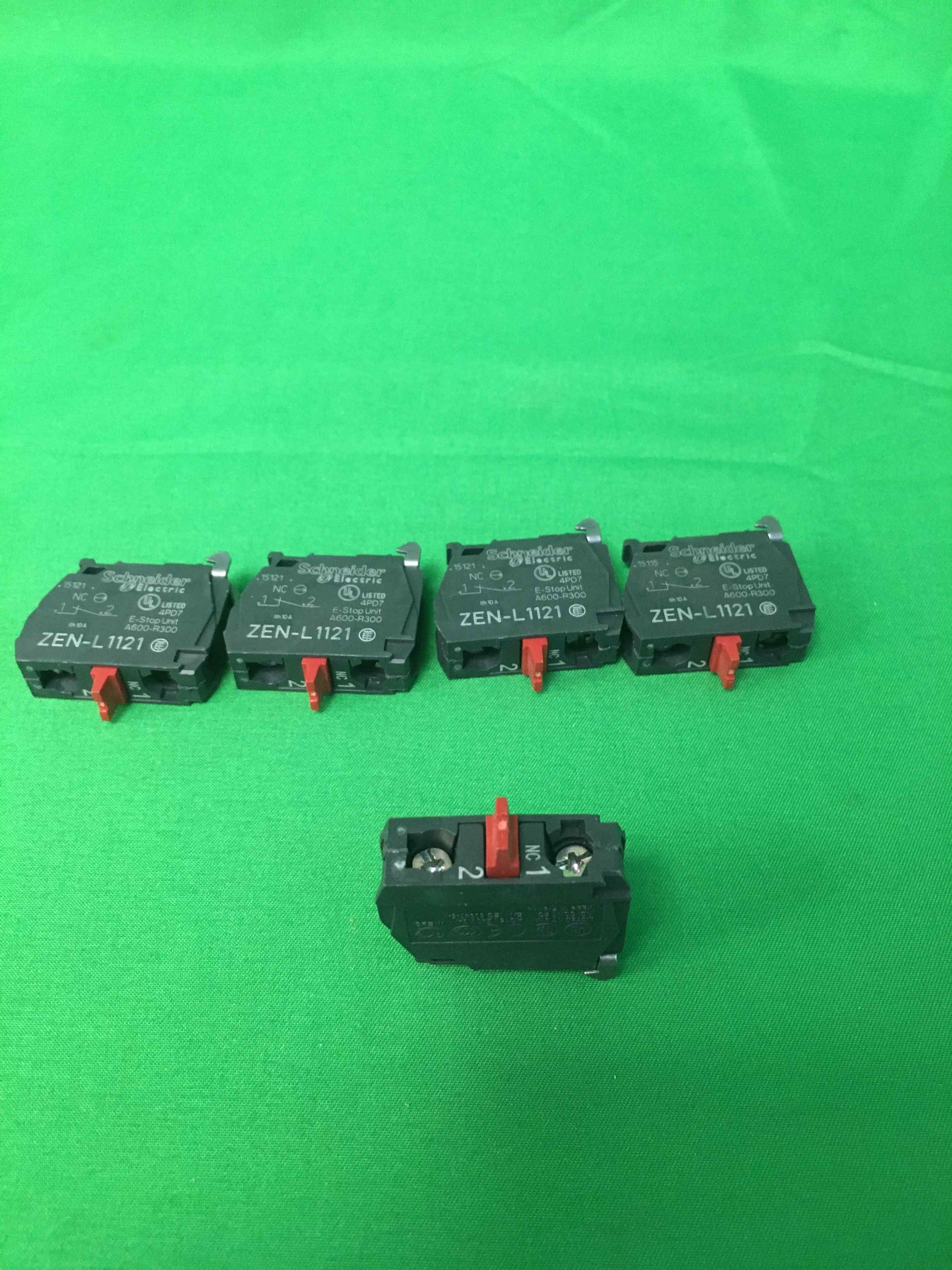 Schneider-Electric ZEN L1121 ZENL1121 5 UNITS