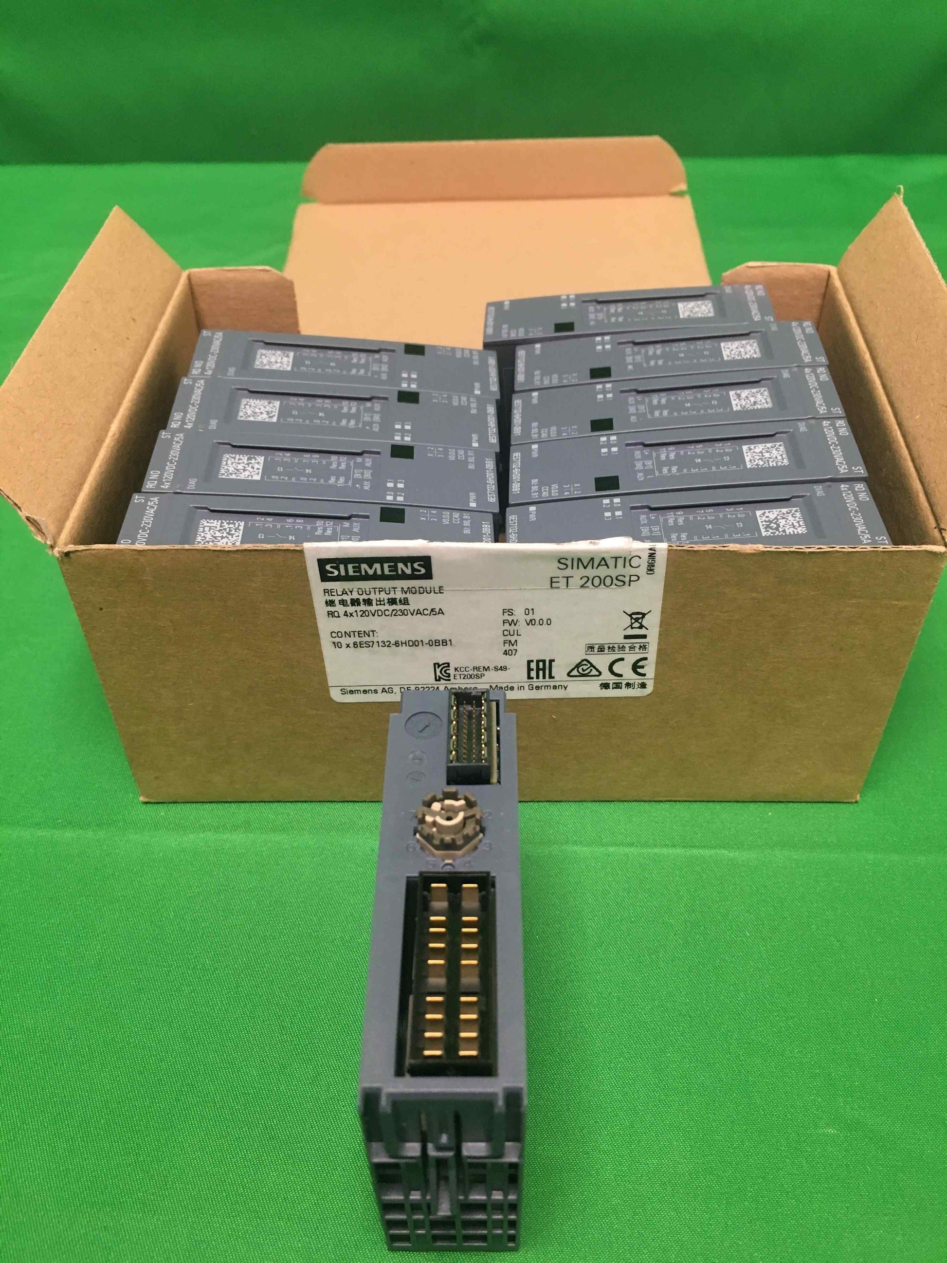 Siemens 6ES7 132-6HD01-0BB1 6ES71326HD010BB1 BOX OF 10 UNITS OPEN BOX