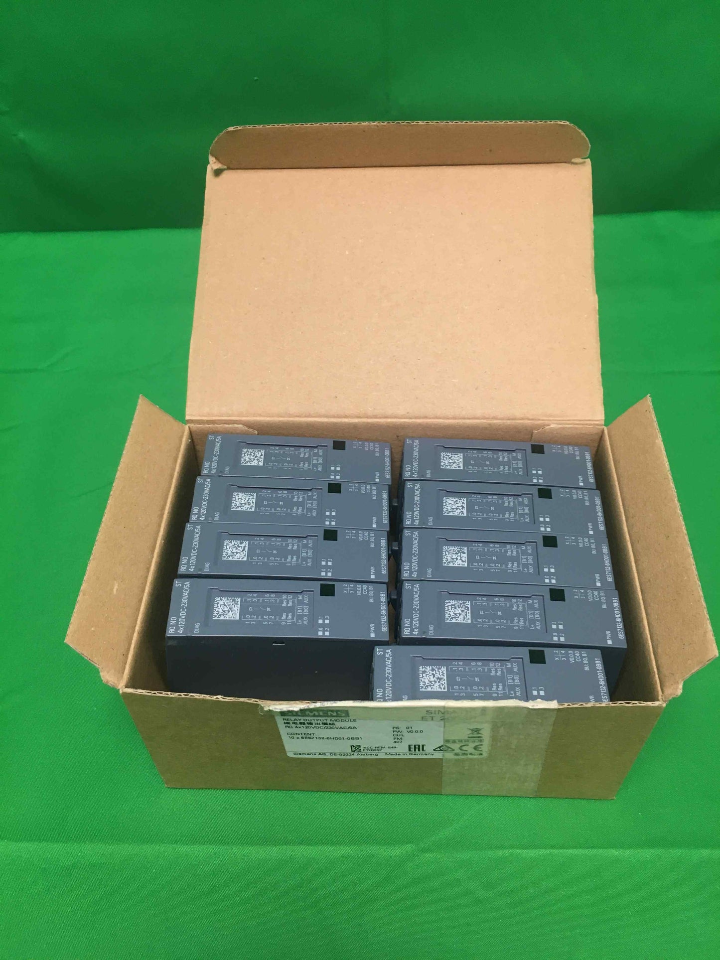 Siemens 6ES7 132-6HD01-0BB1 6ES71326HD010BB1 BOX OF 9 UNITS OPEN BOX