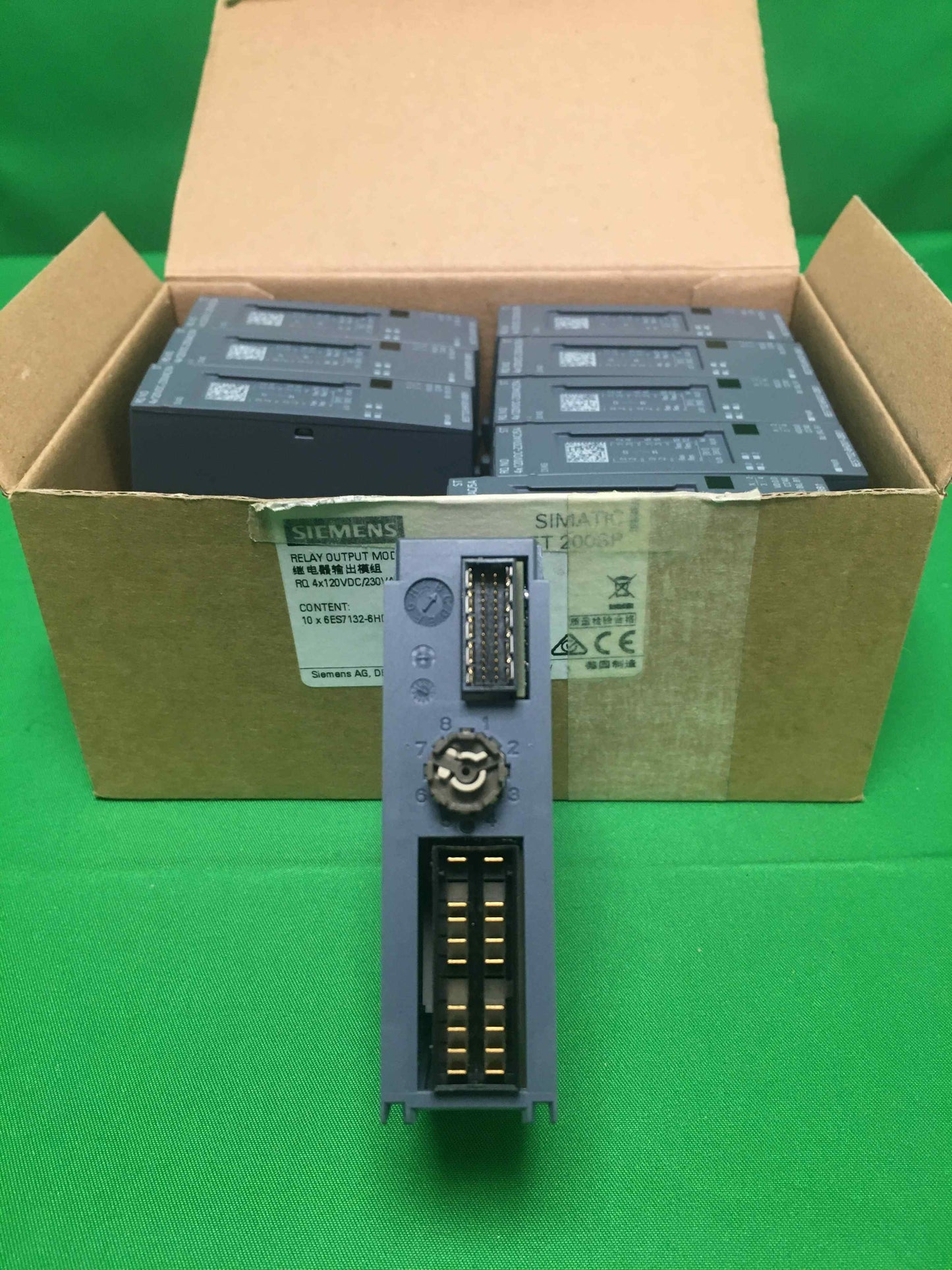 Siemens 6ES7 132-6HD01-0BB1 6ES71326HD010BB1 BOX OF 9 UNITS OPEN BOX