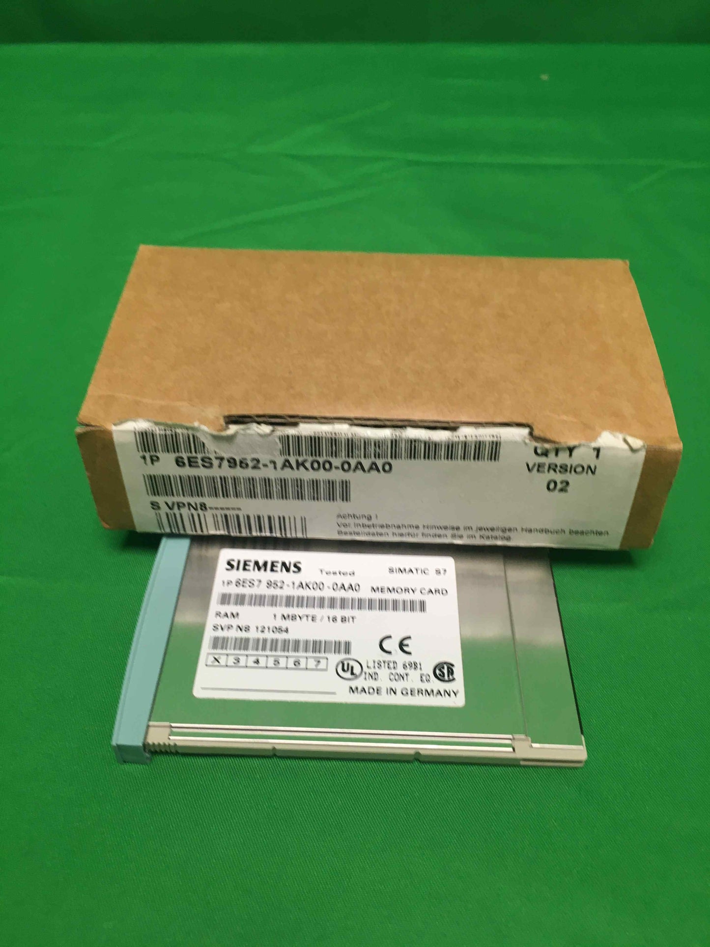 Siemens 6ES7 952-1AK00-0AA0 6ES79521AK000AA0 OPEN BOX