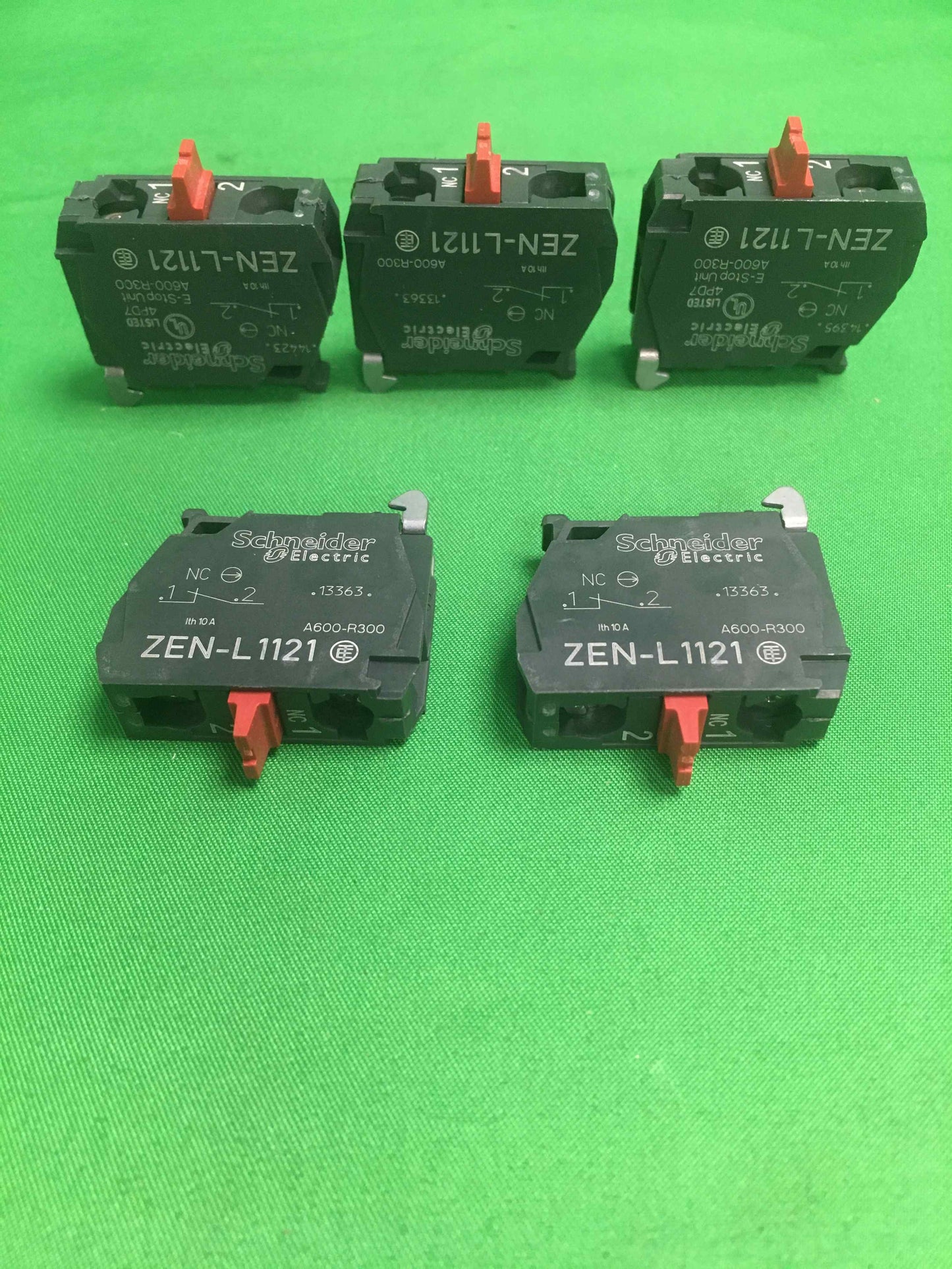 Schneider-Electric ZEN L1121 ZENL1121 5 UNITS