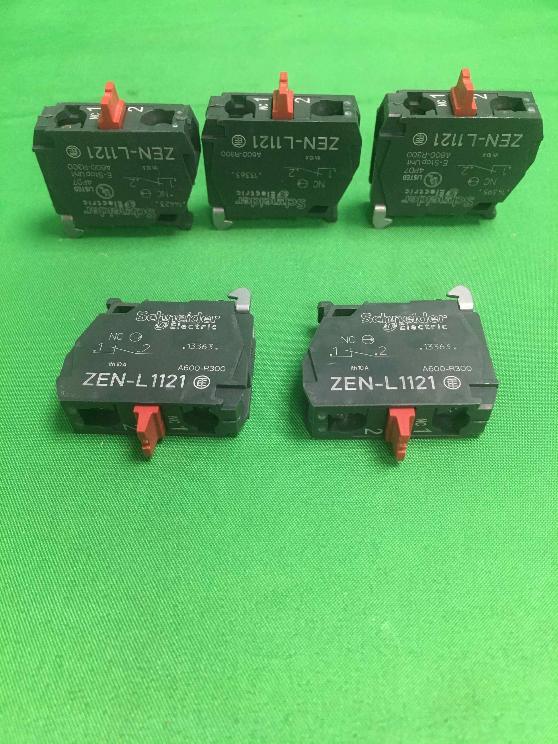 Schneider-Electric ZEN L1121 ZENL1121 5 UNITS