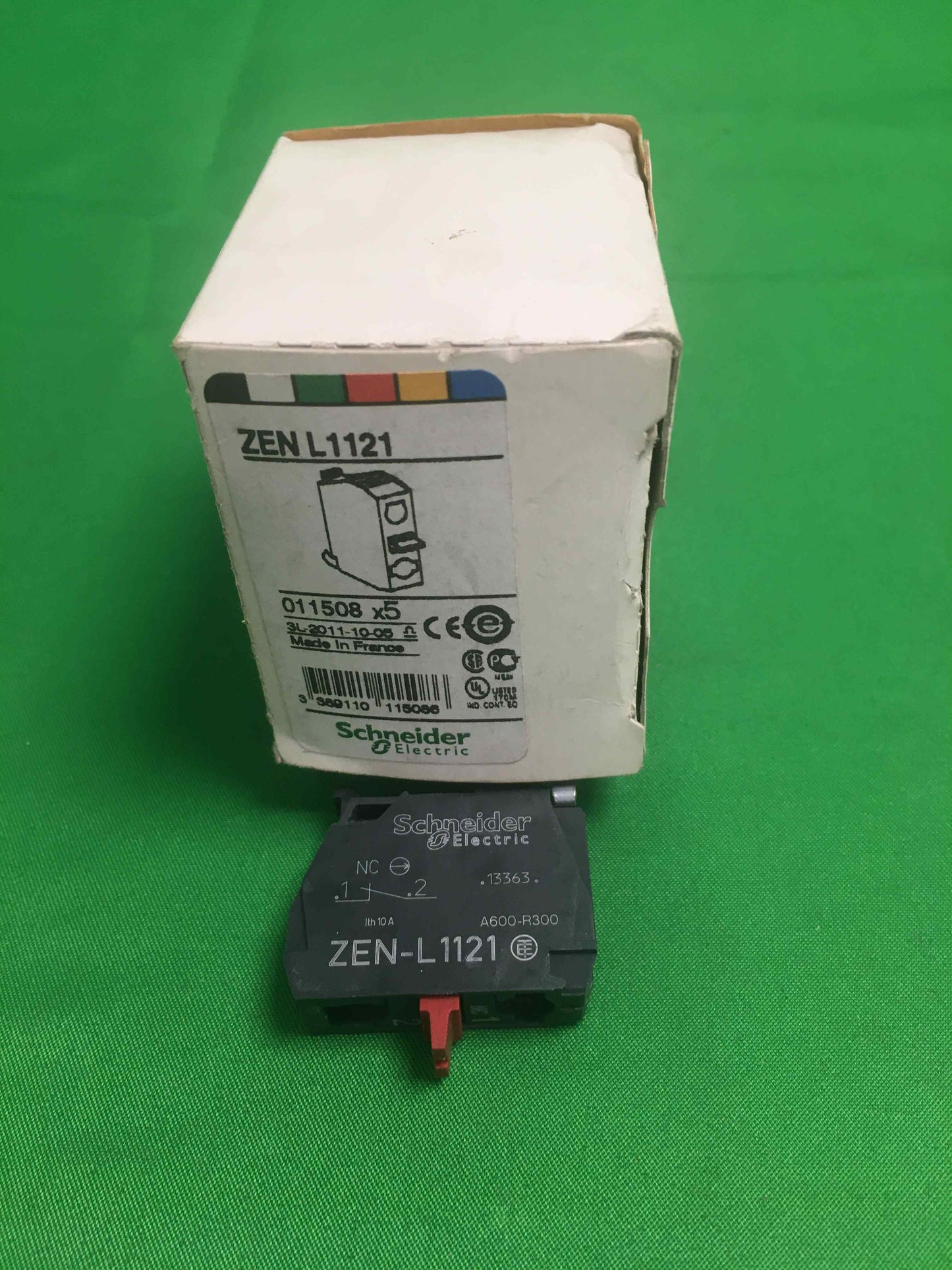 Schneider-Electric ZEN L1121 ZENL1121 5 UNITS