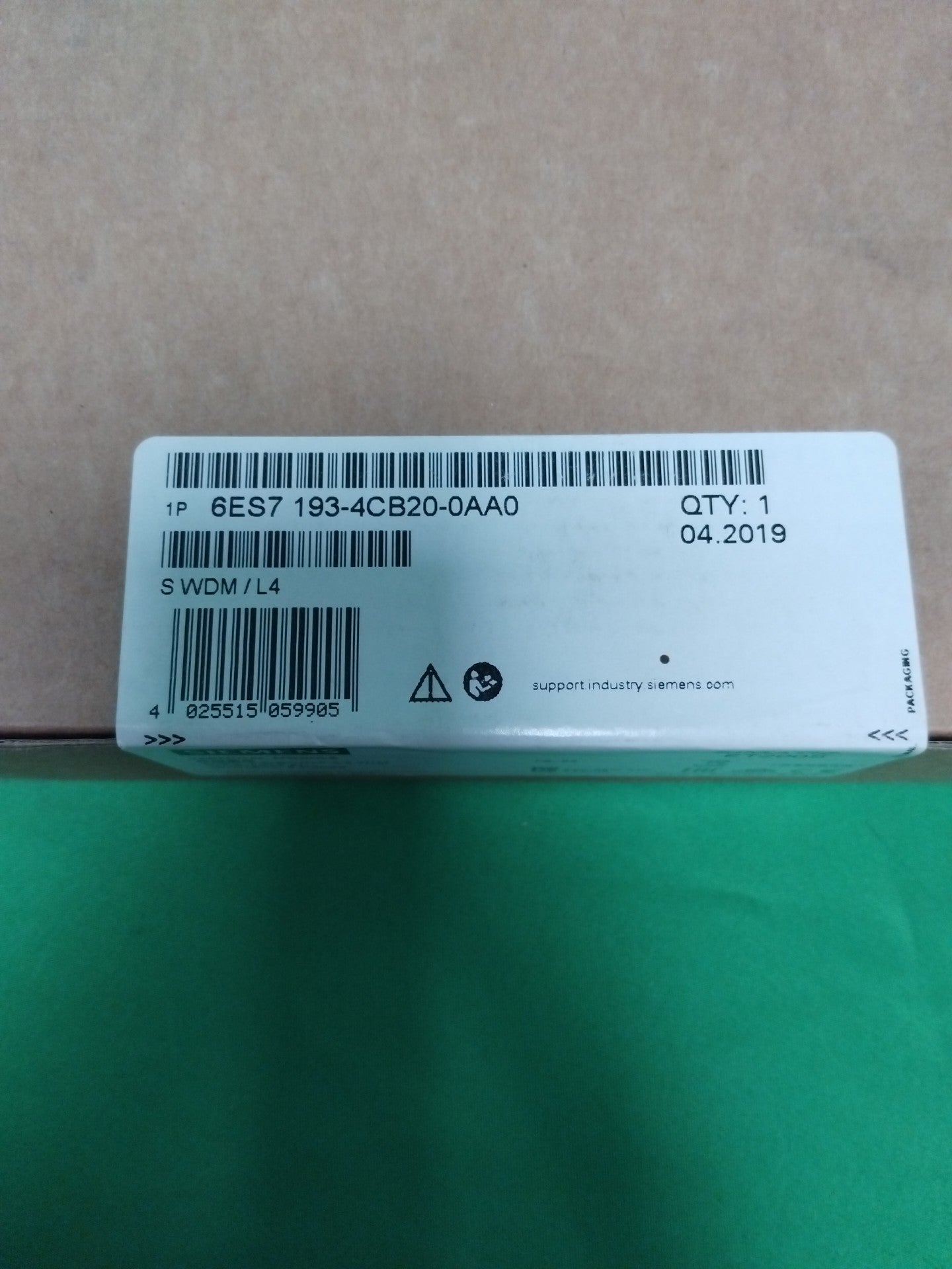 SIEMENS 6ES7 193-4CB20-0AA0 6ES71934CB200AA0 SEALED