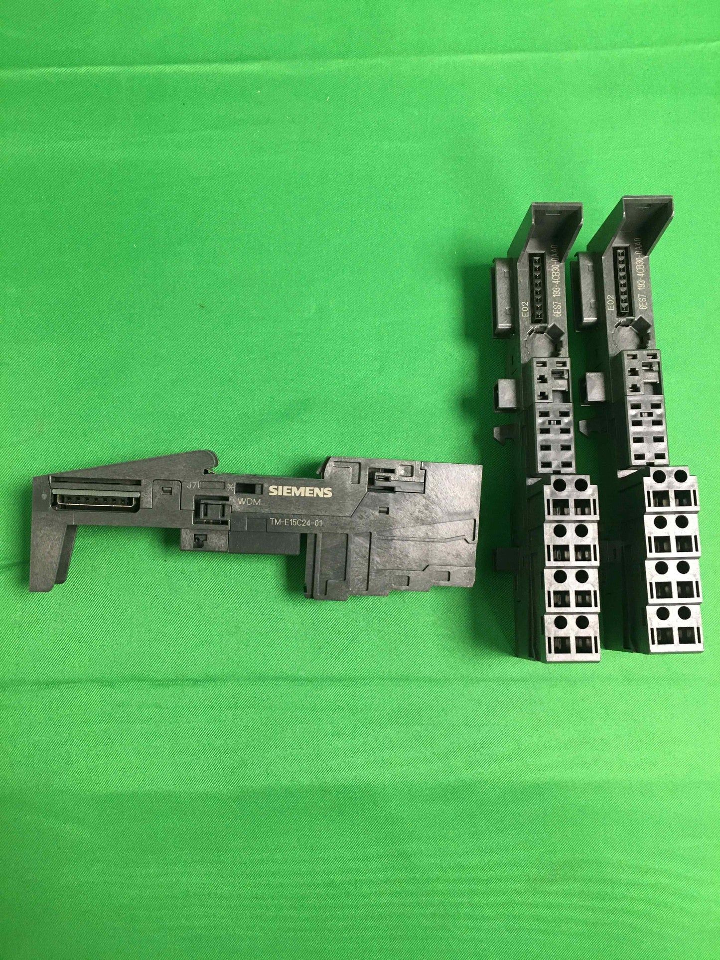 Siemens 6ES7 193-4CB30-0AA0 6ES71934CB300AA0 3 UNITS OPEN BOX