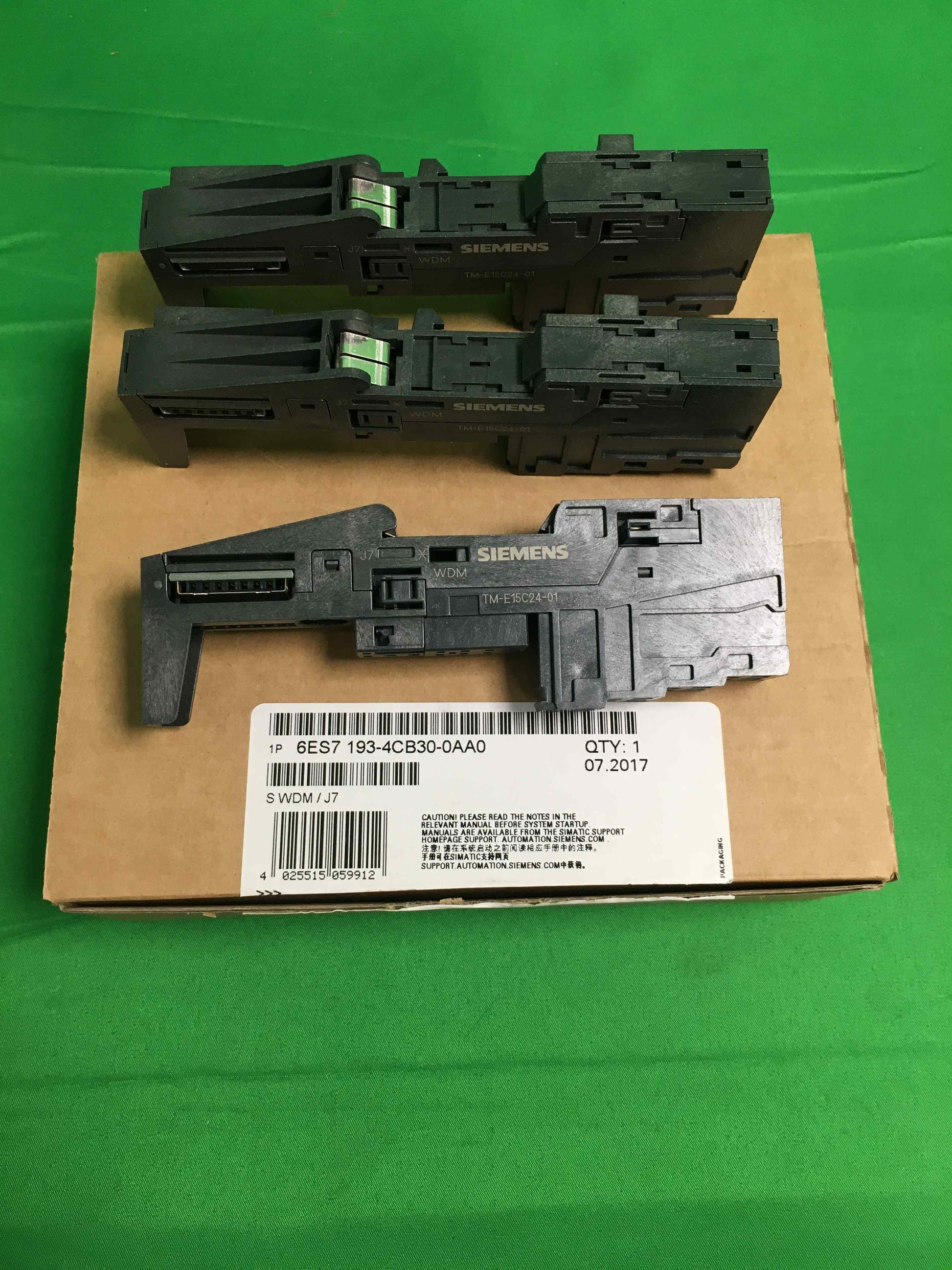 Siemens 6ES7 193-4CB30-0AA0 6ES71934CB300AA0 3 UNITS OPEN BOX