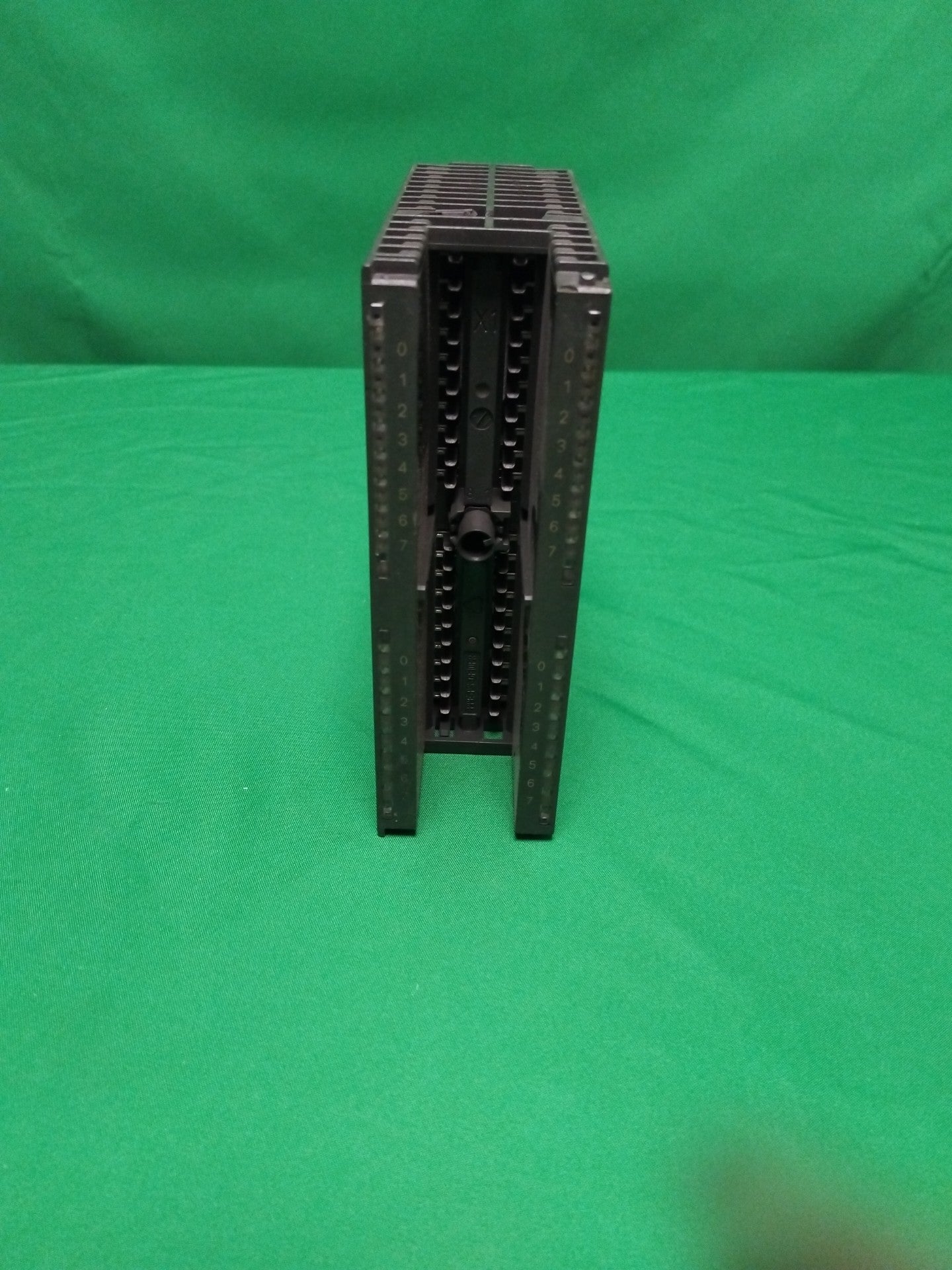 Siemens 6ES7 322-1BL00-0AA0 6ES73221BL000AA0 Defective