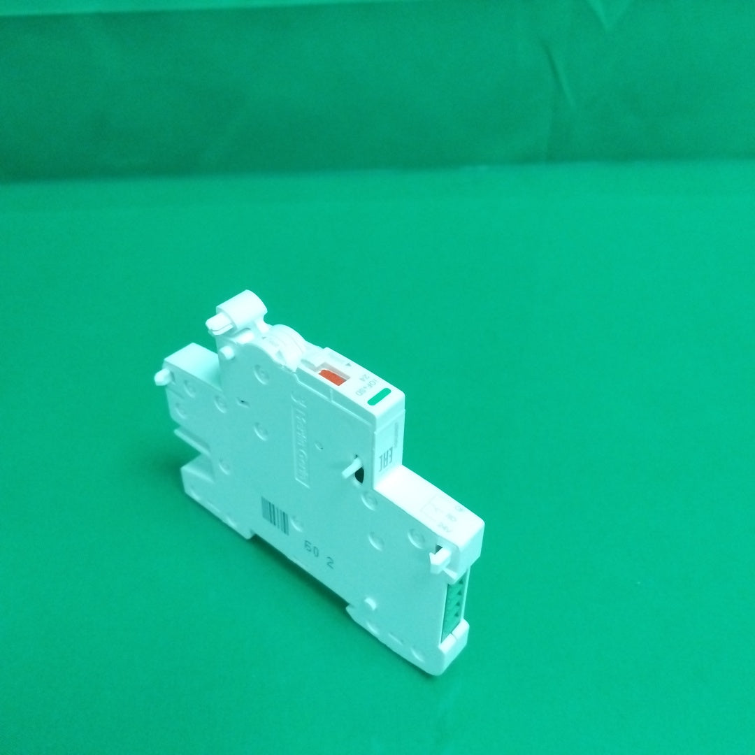 15598