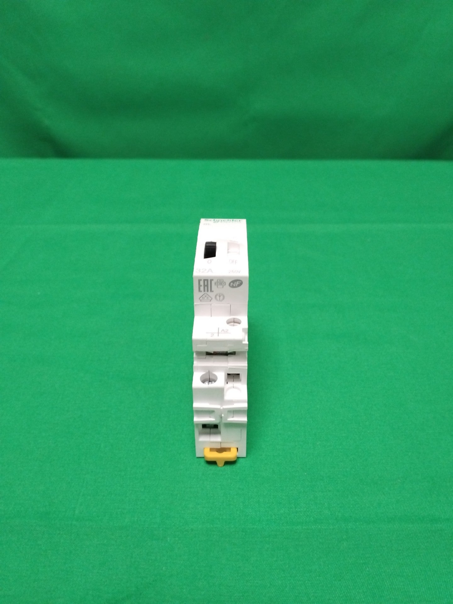 Schneider-Electric A9C30831 A9C30831 WITHOUT ORIGINAL PACKAGING