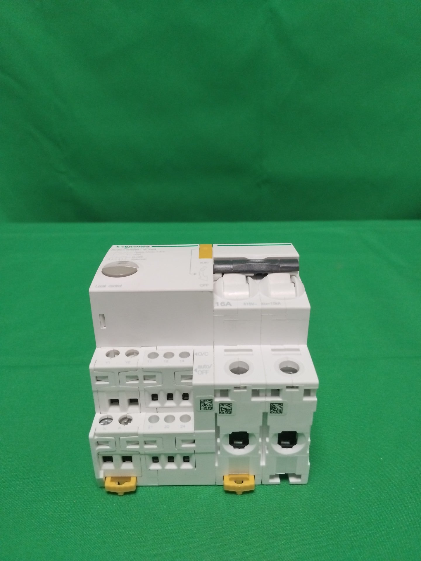 Schneider-Electric A9C64216 A9C64216 IC60H B 16A