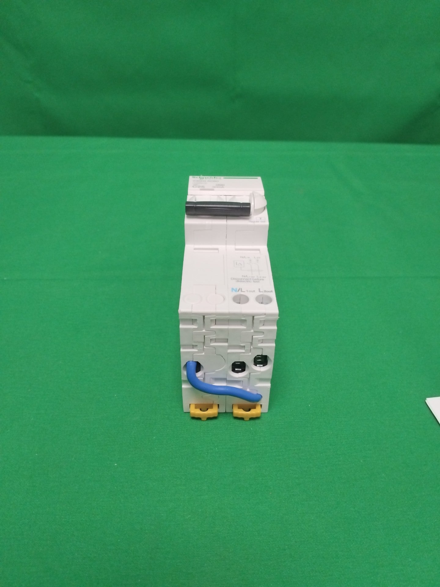 Schneider-Electric A9D19225 A9D19225 iC60H2 RCBO