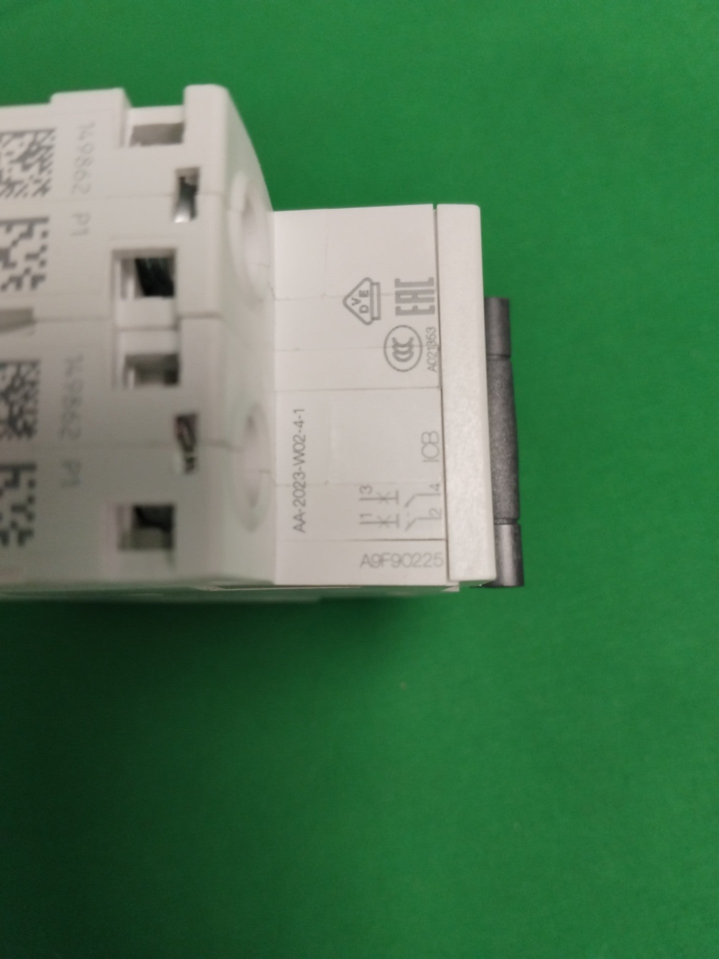 Schneider-Electric A9F90225 A9F90225 WITHOUT ORIGINAL PACKAGING