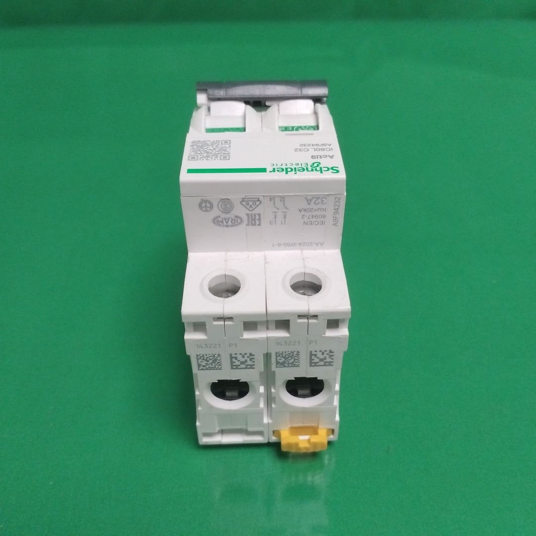 15601