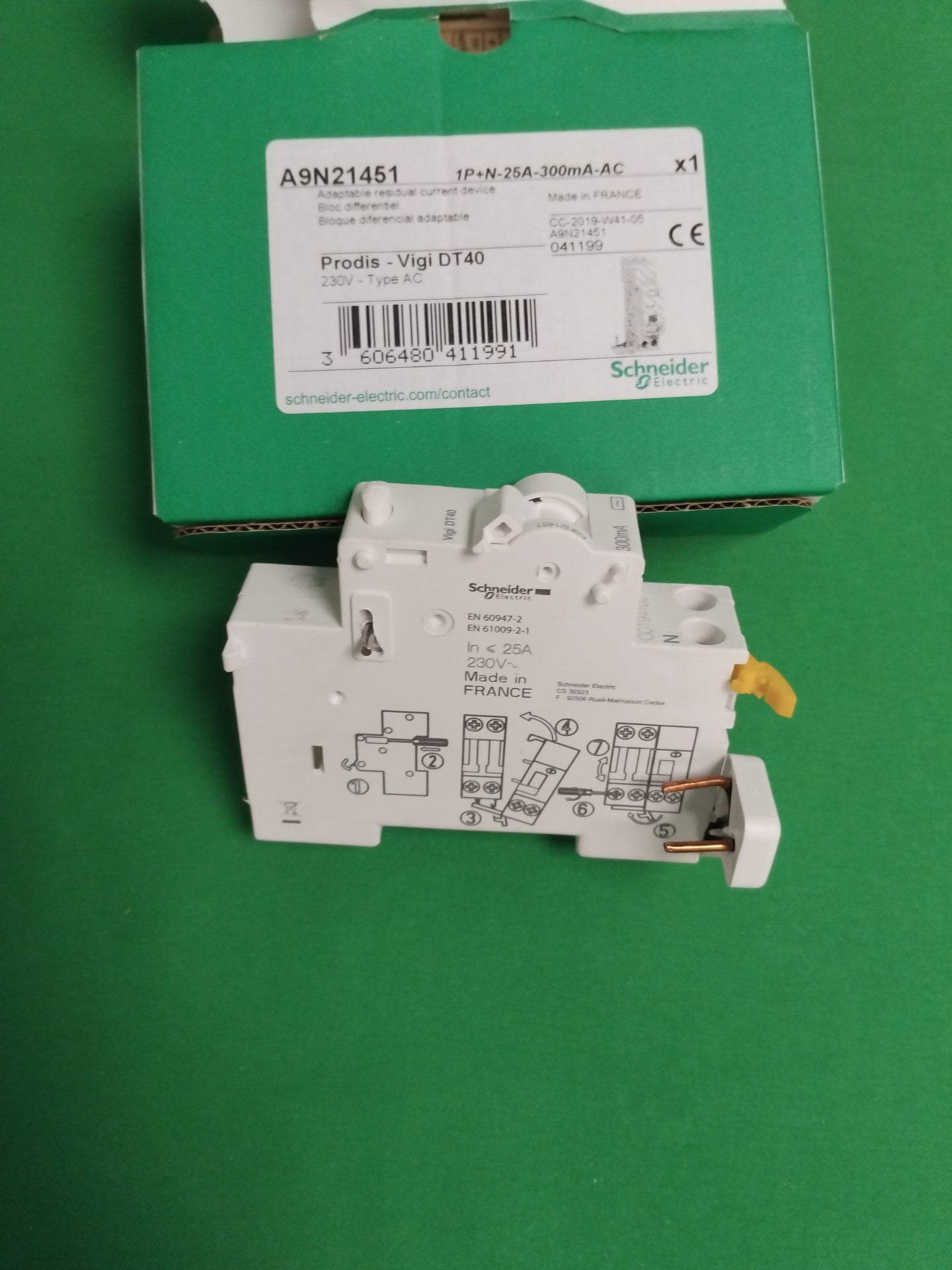 Schneider-Electric A9N21451 A9N21451 BOX OF 5 UNITS