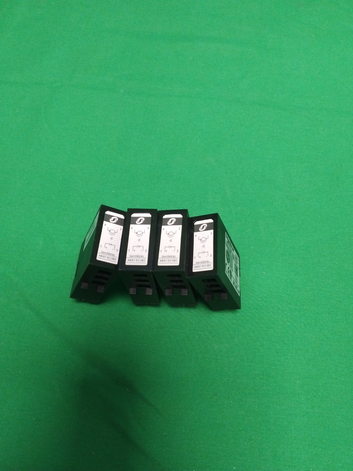 Schneider-Electric ABS7EC3B2 ABS7EC3B2 Bof of 4 units