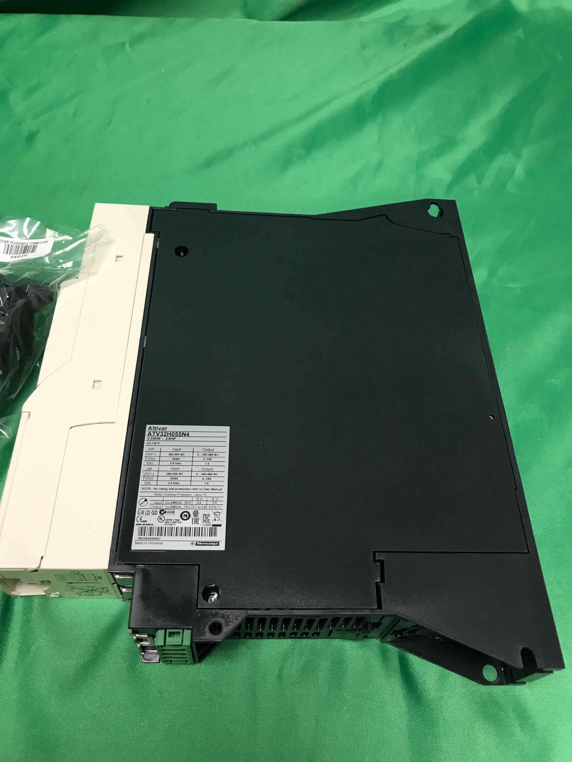 SCHNEIDER ELECTRIC ATV32H055N4 ATV32H055N4 ( 18 months warranty )