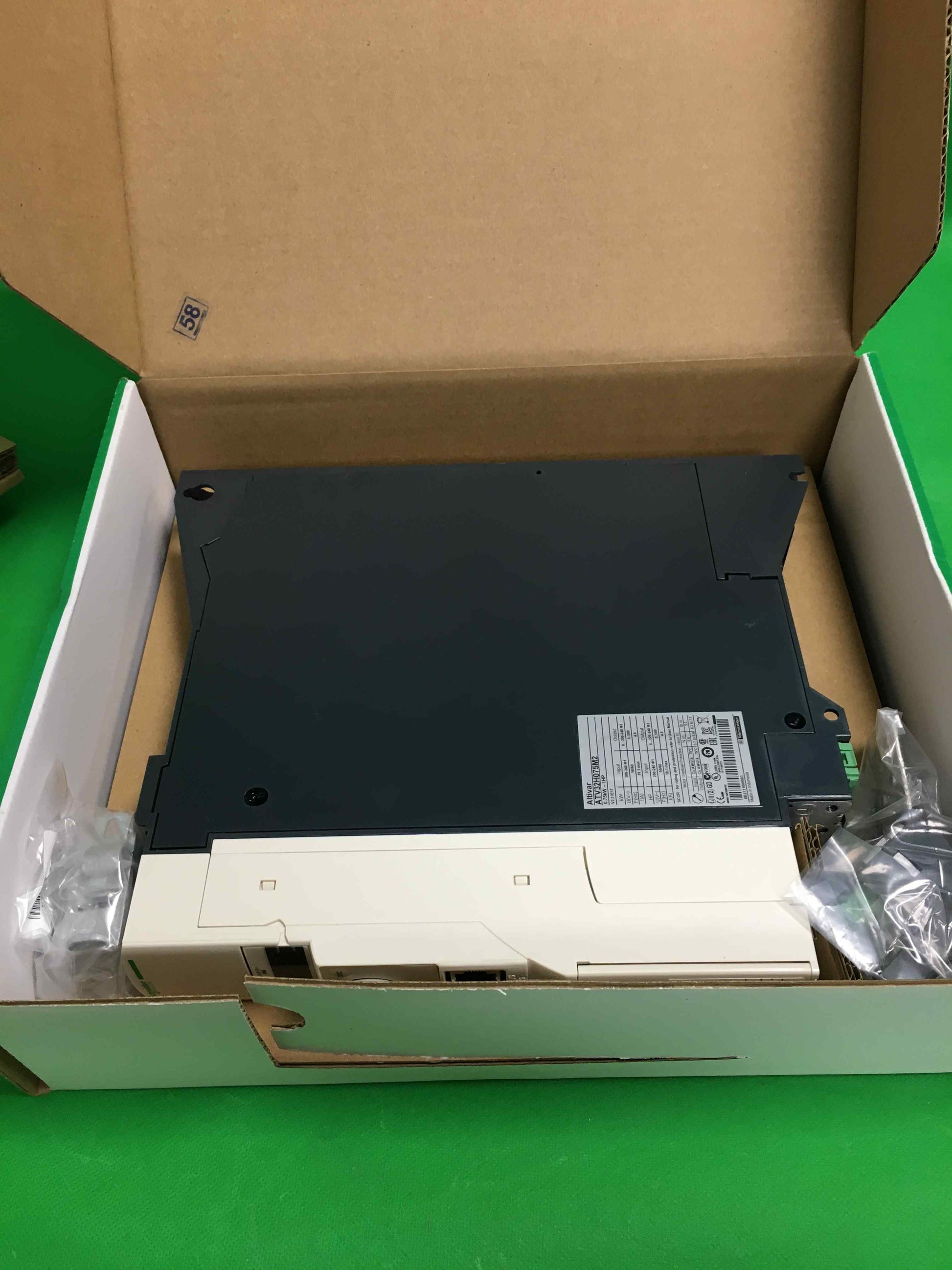 SCHNEIDER ELECTRIC ATV32H075M2 ATV32H075M2 ( 18 months warranty )