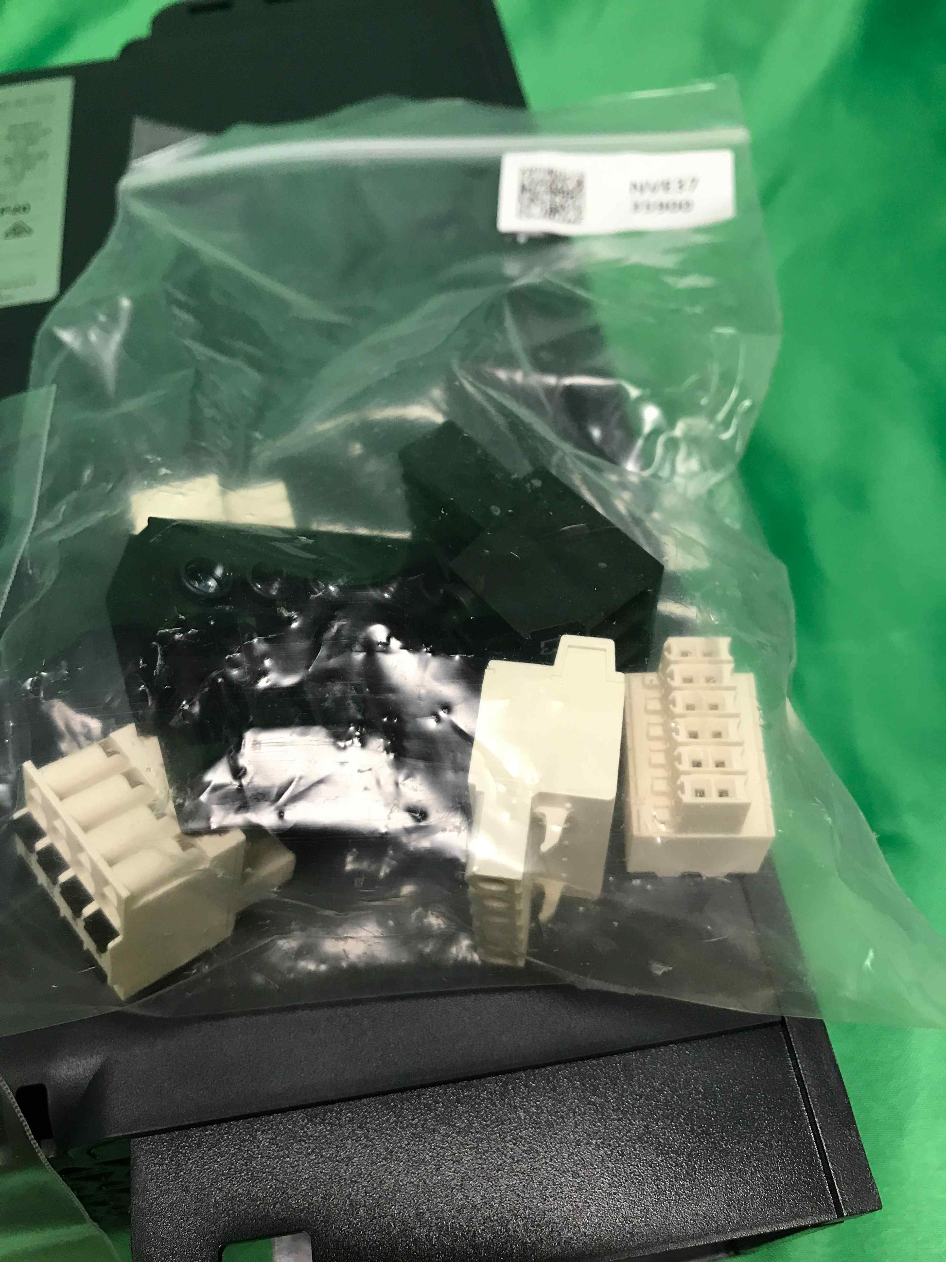 SCHNEIDER ELECTRIC ATV340U22N4 ATV340U22N4 ( 18 months warranty )