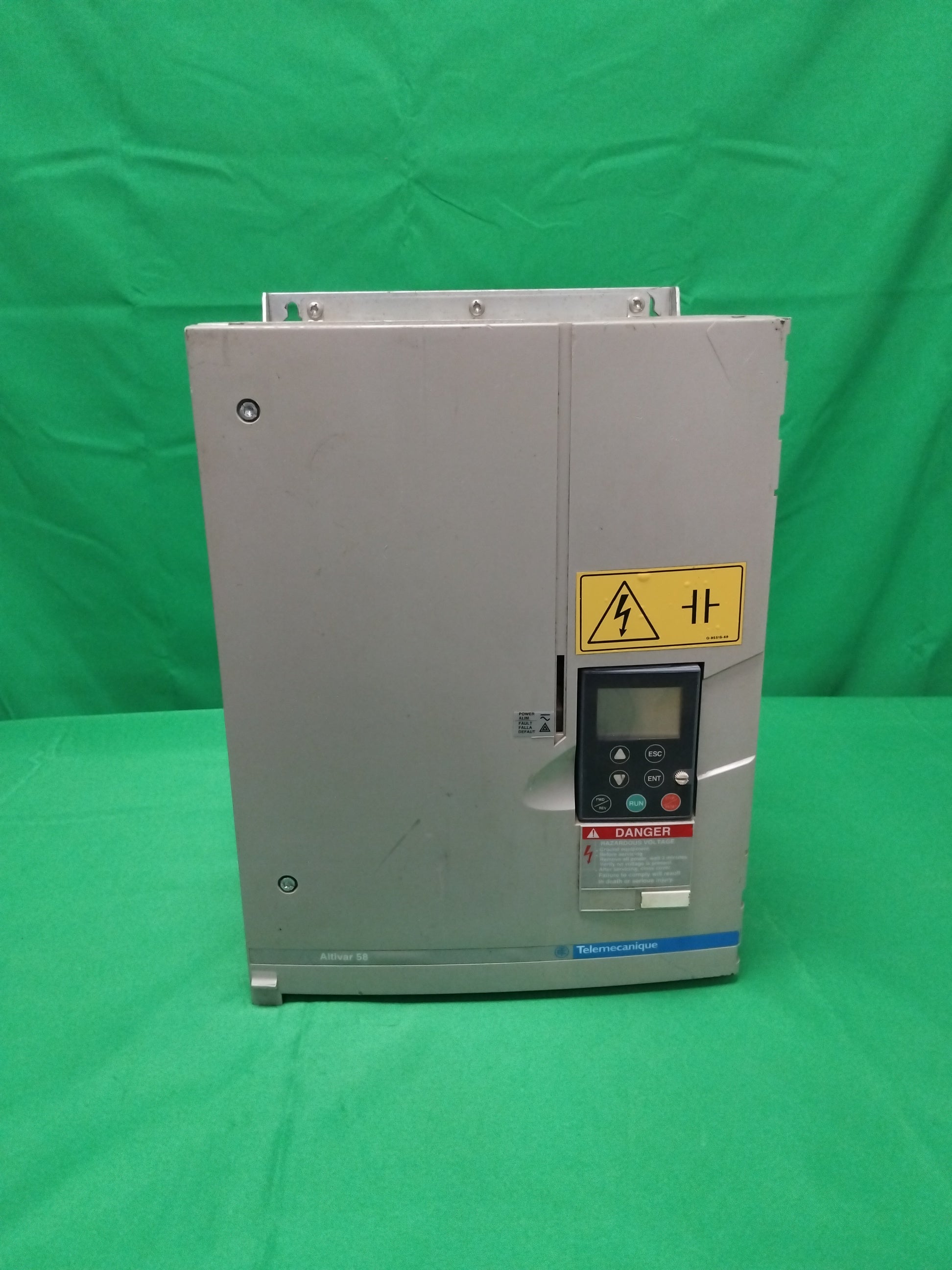 Telemecanique ATV58HD12N4S304 ATV58HD12N4S304