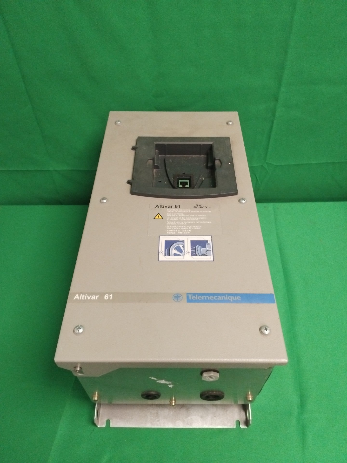 Schneider-Electric ATV61WU30N4 ATV61WU30N4 Defective