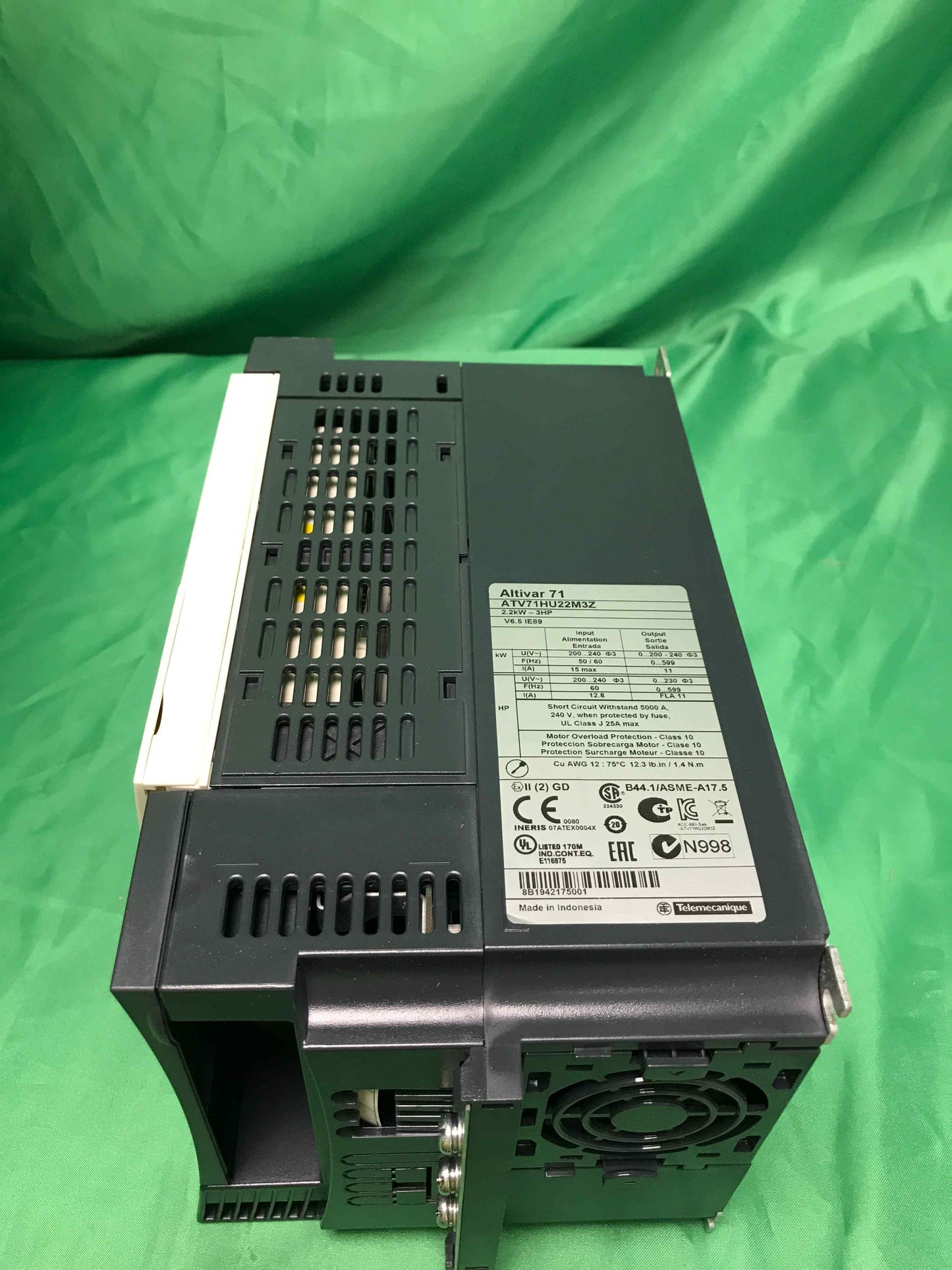 Schneider Electric-ATV71HU22M3Z/ATV71HU22M3Z