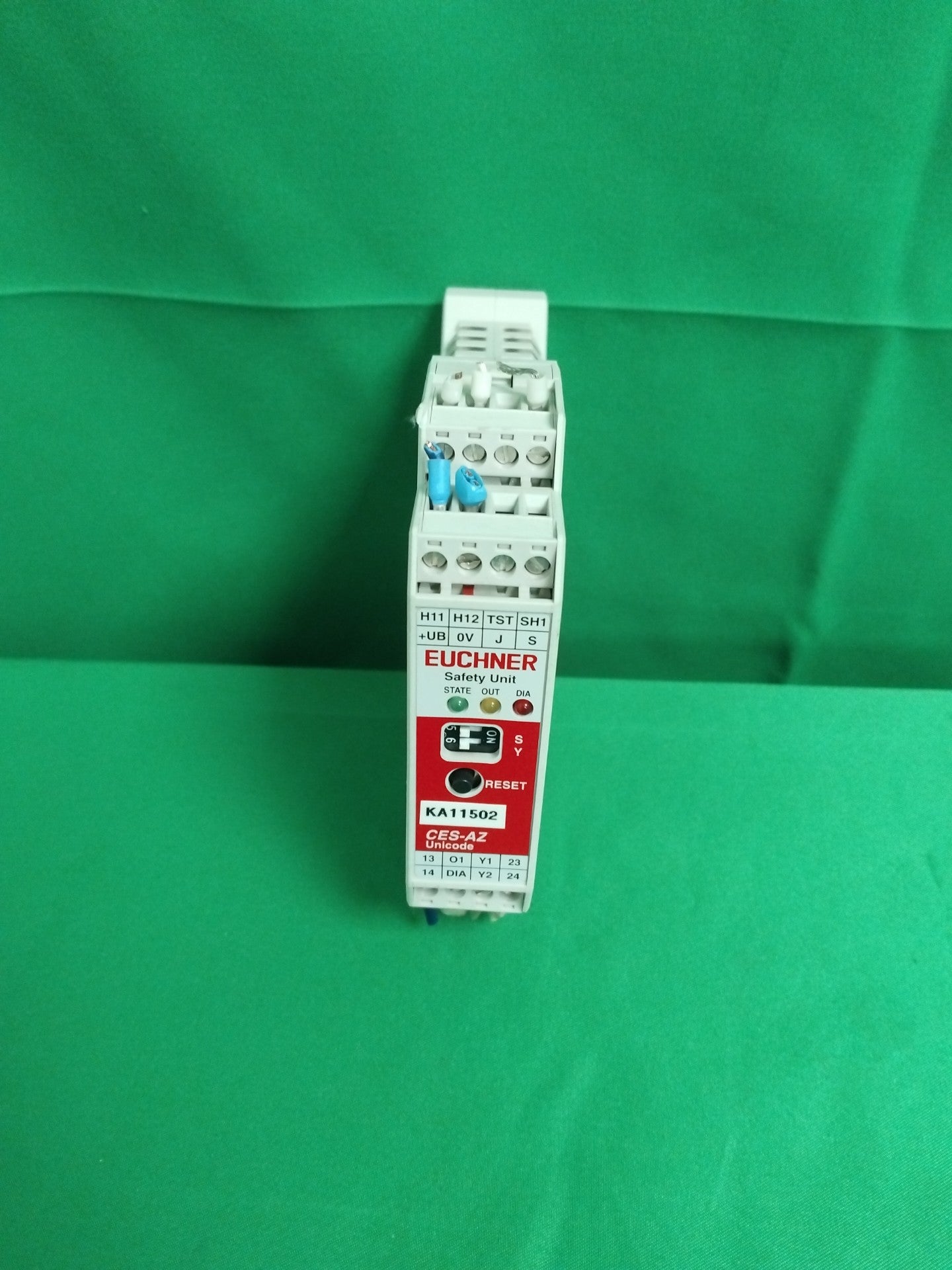 EUCHNER CES-AZ-AES-01B CESAZAES01B SAFETY UNIT