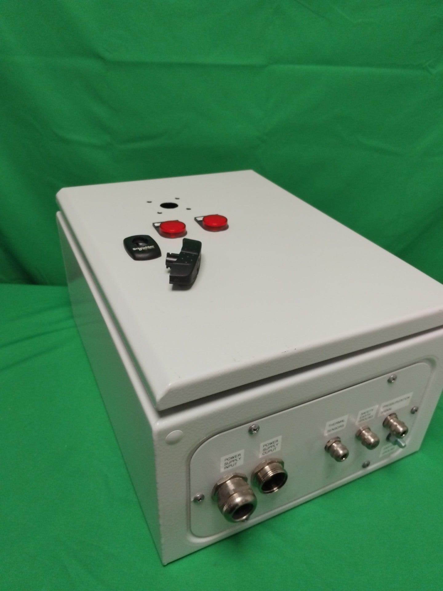 Schneider-Electric NSYS3D4320 NSYS3D4320 COFFRET CABLE