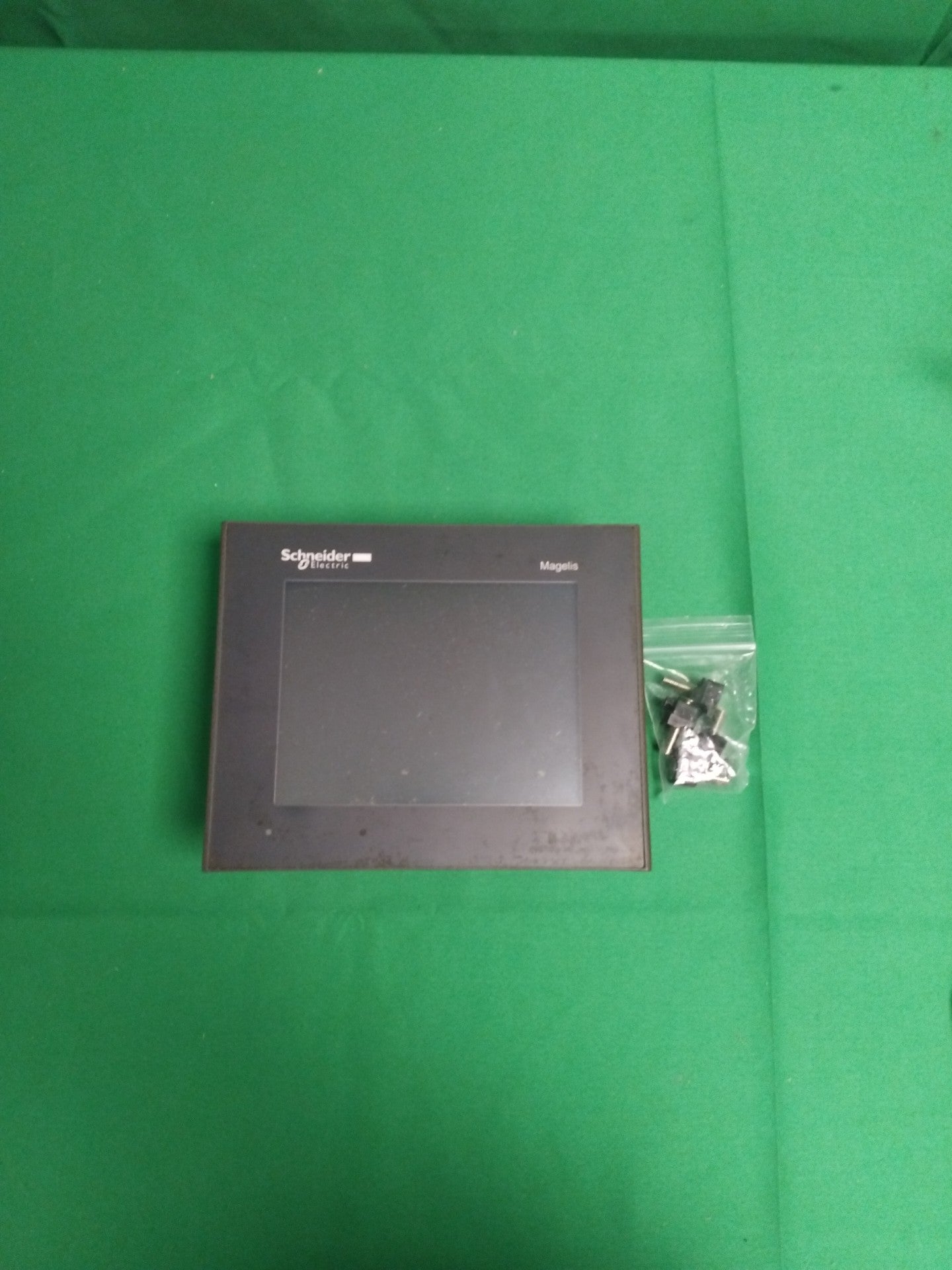 Schneider-Electric HMIGTO2300 HMIGTO2300 Defective