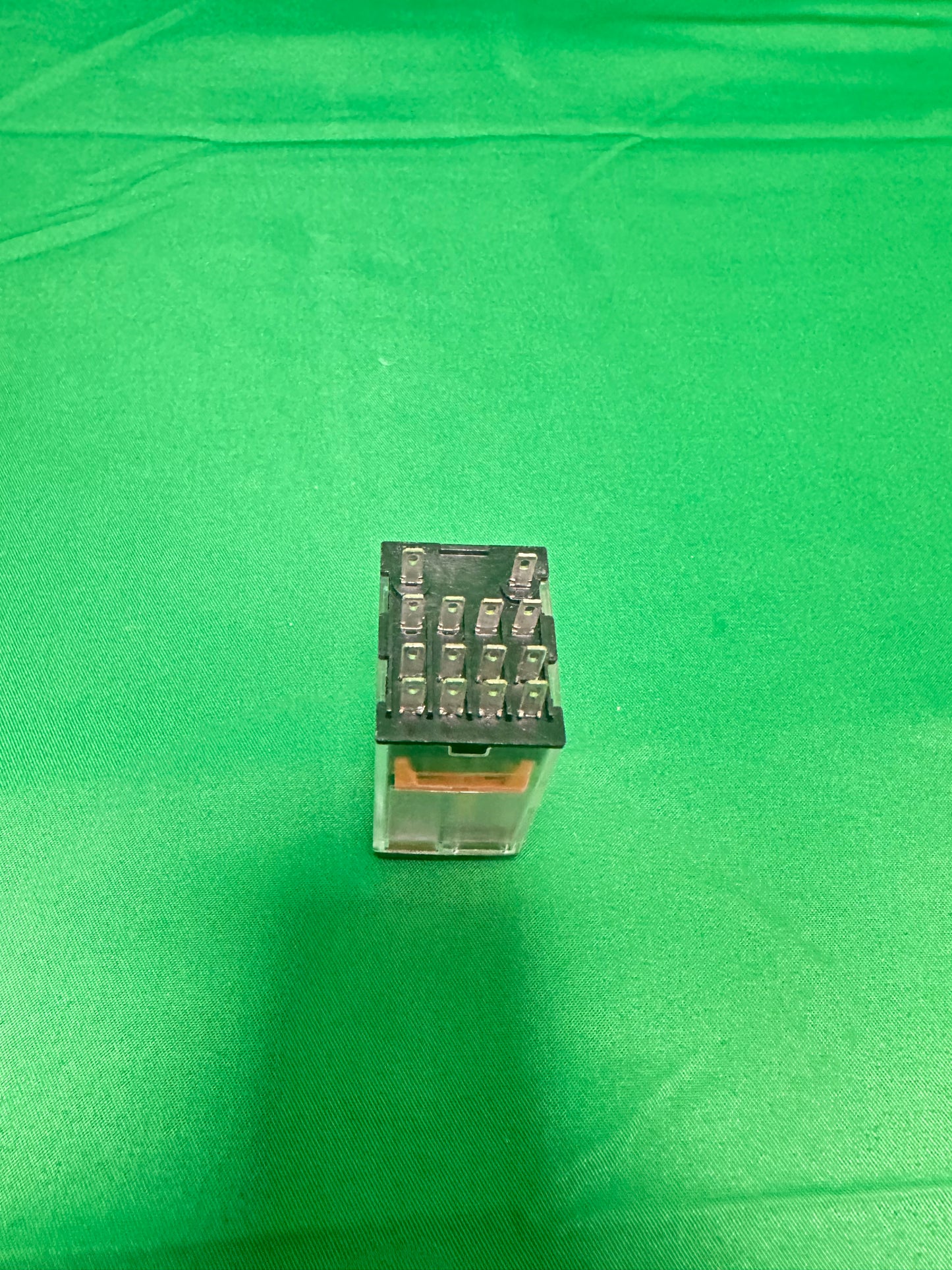 Schneider-Electric RXM4AB1E7 NEW RXM4AB1E7 4 UNITS