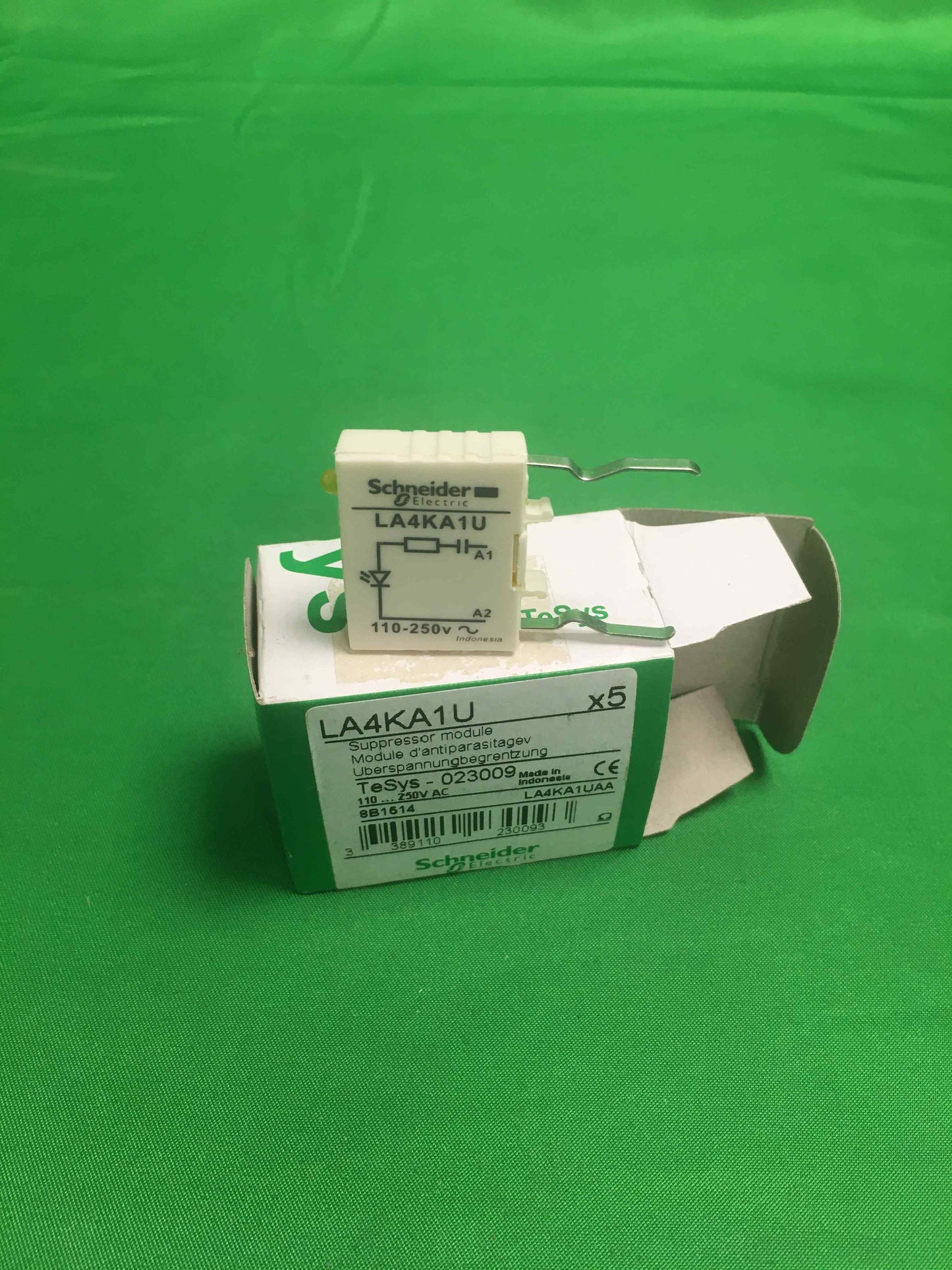 Schneider-Electric LA4KA1U LA4KA1U 5 UNITS