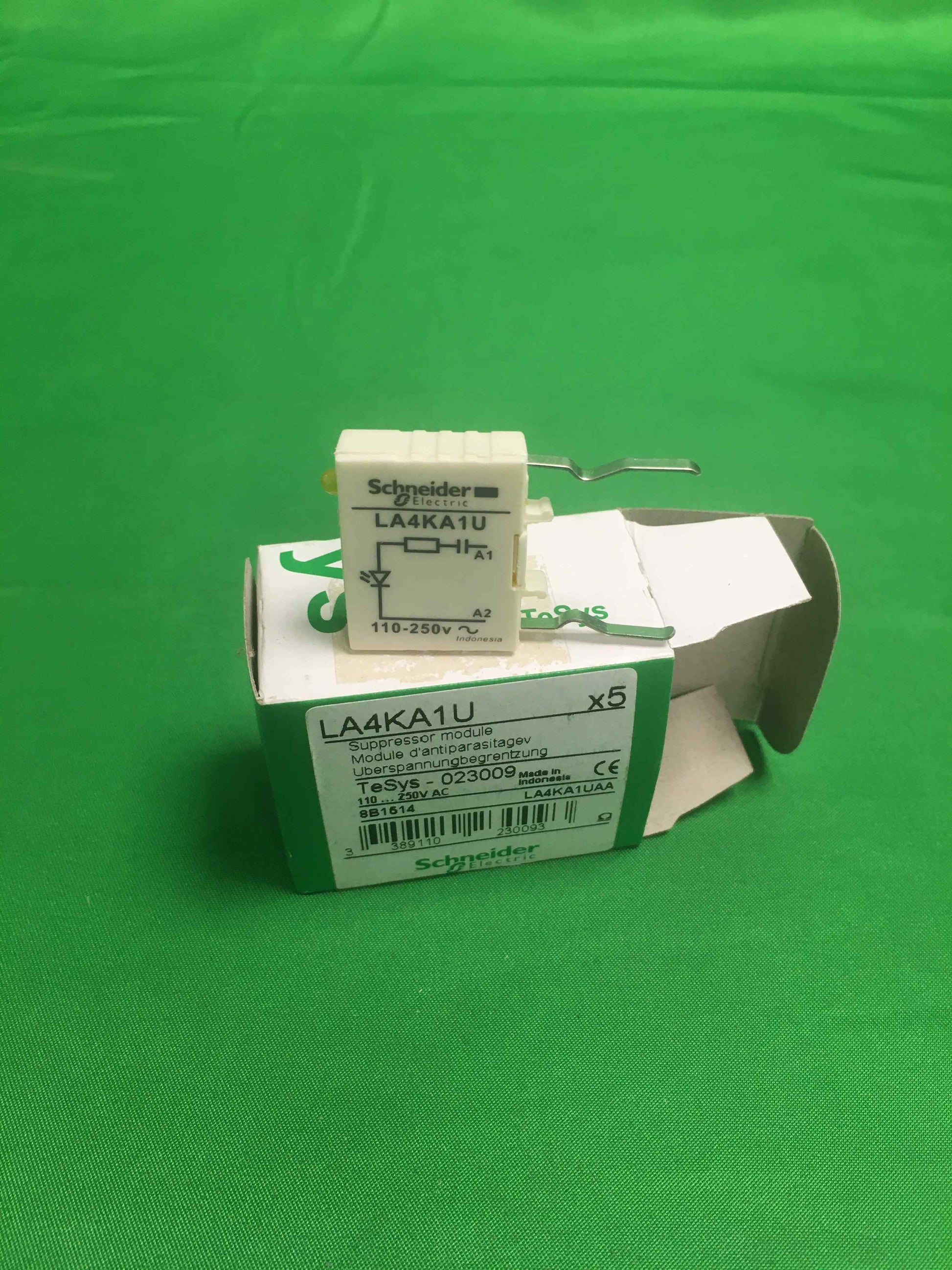 Schneider-Electric LA4KA1U LA4KA1U 5 UNITS