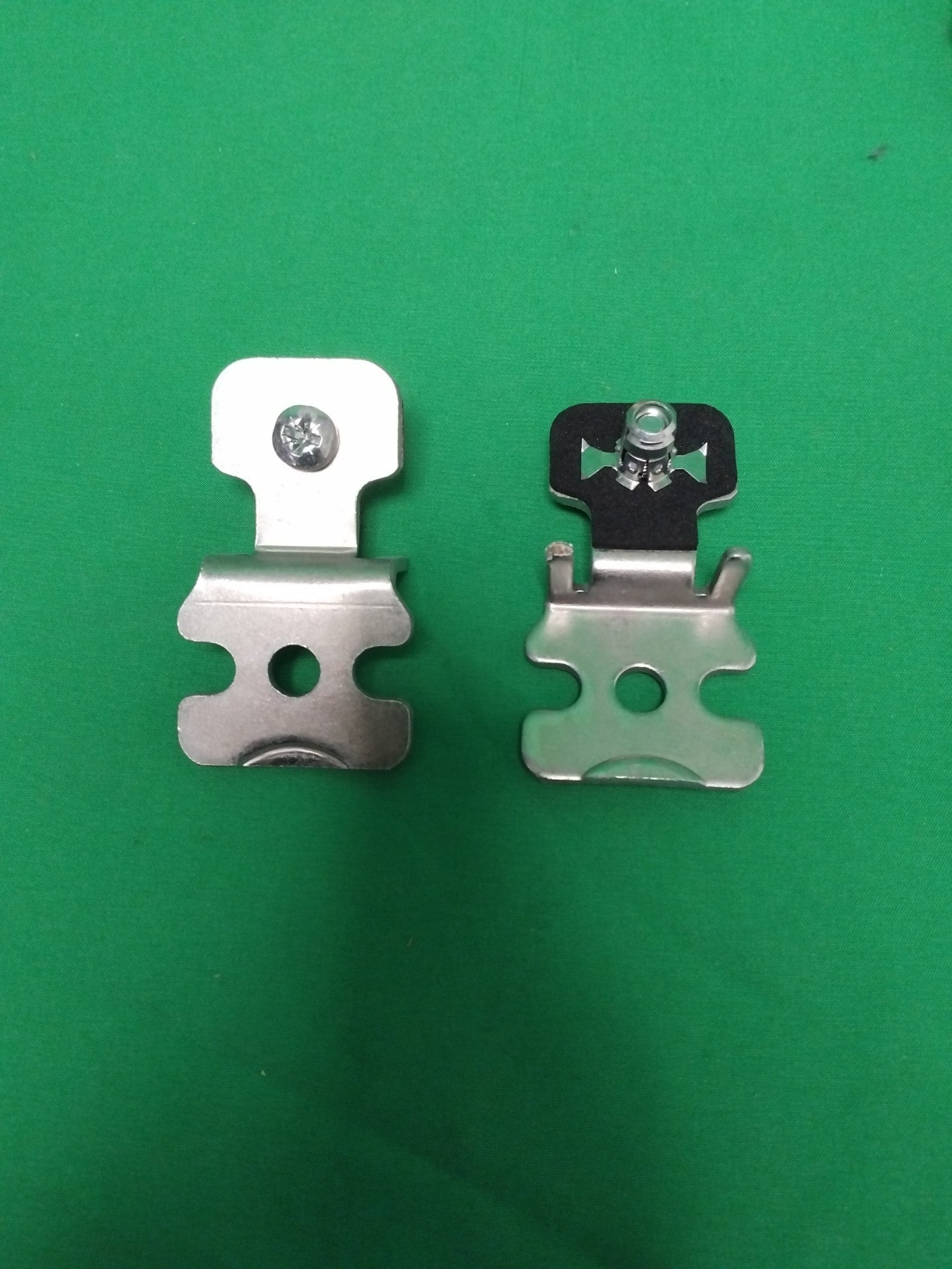 Schneider-Electric NSYAEFPFSC NSYAEFPFSC 4 PATTES FIXATION ACIER S3D CRNG