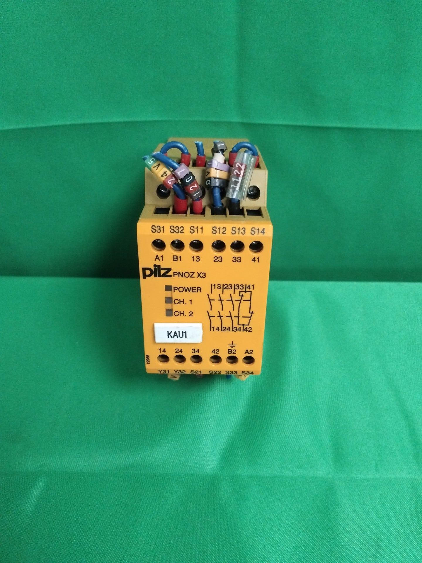 pilz PNOZ X3 115VAC 24VDC 3N/O 1N/C 1SO PNOZX3115VAC24VDC3NO1NC1SO