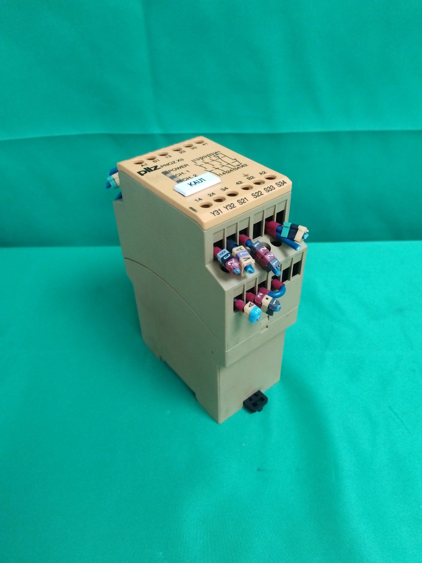 pilz PNOZ X3 115VAC 24VDC 3N/O 1N/C 1SO PNOZX3115VAC24VDC3NO1NC1SO