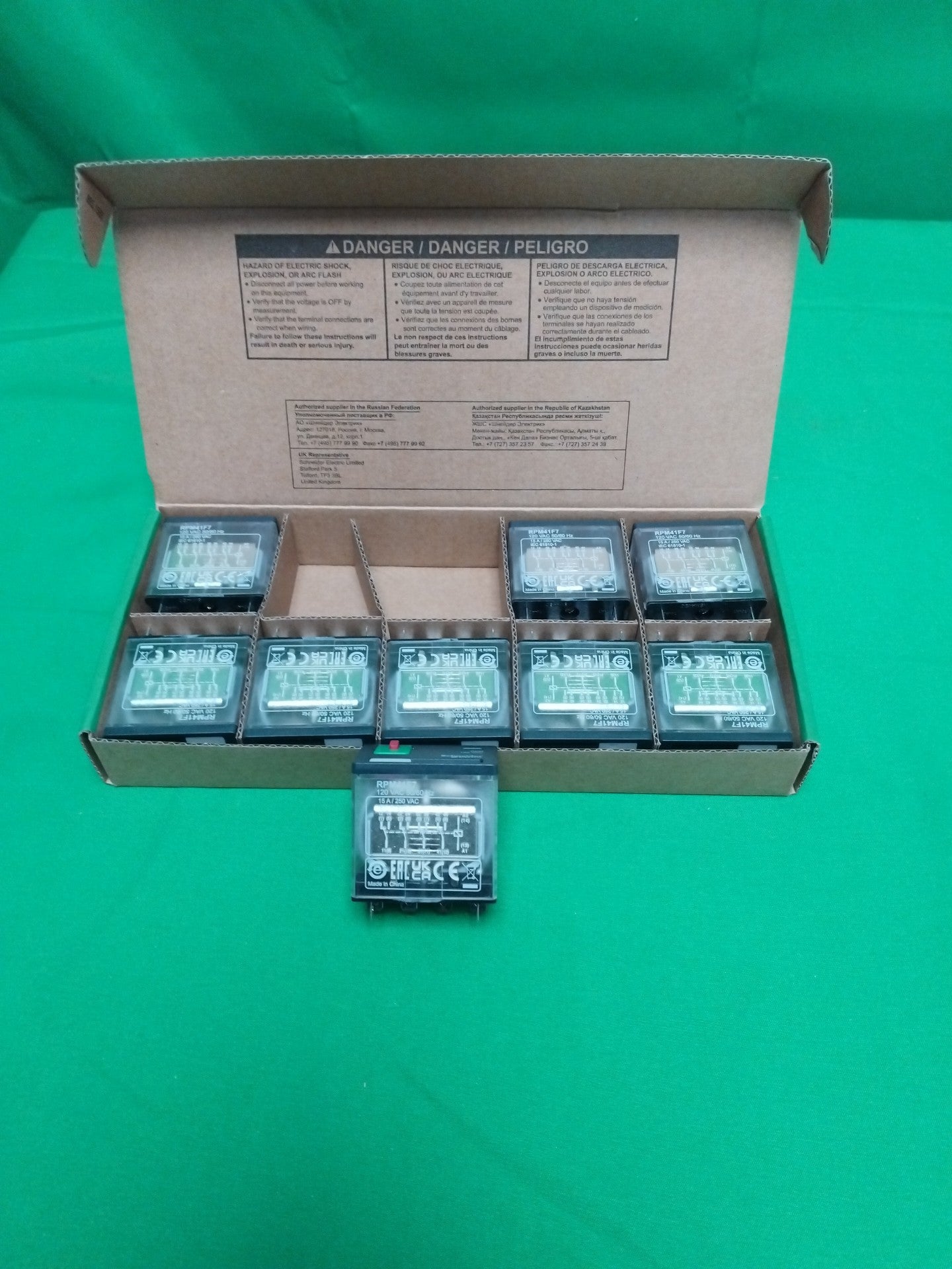 Schneider-Electric RPM41F7 RPM41F7 Box of 9 units