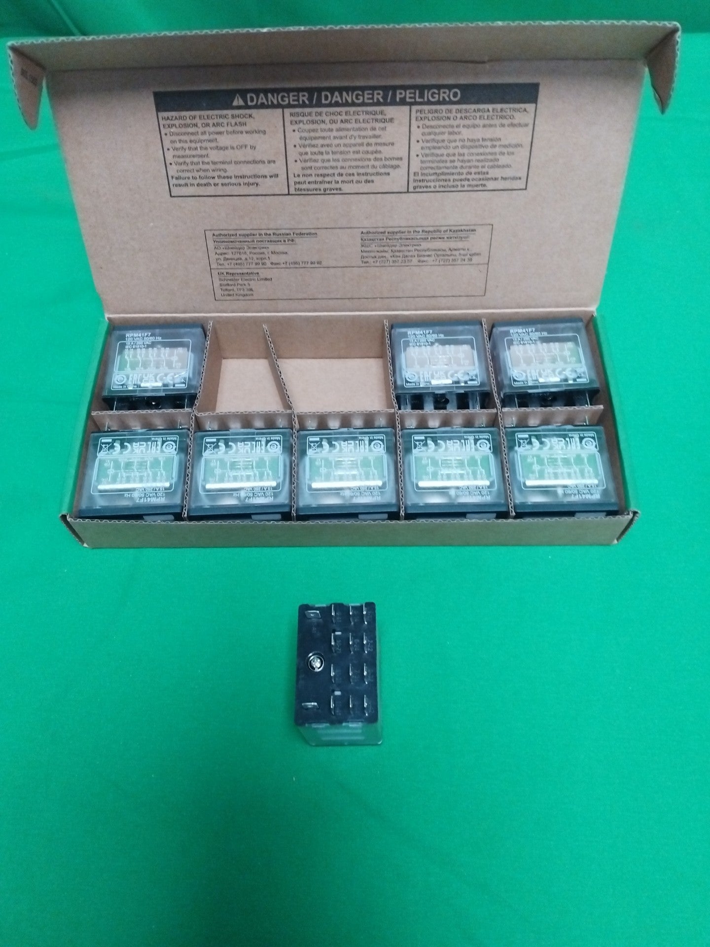 Schneider-Electric RPM41F7 RPM41F7 Box of 9 units