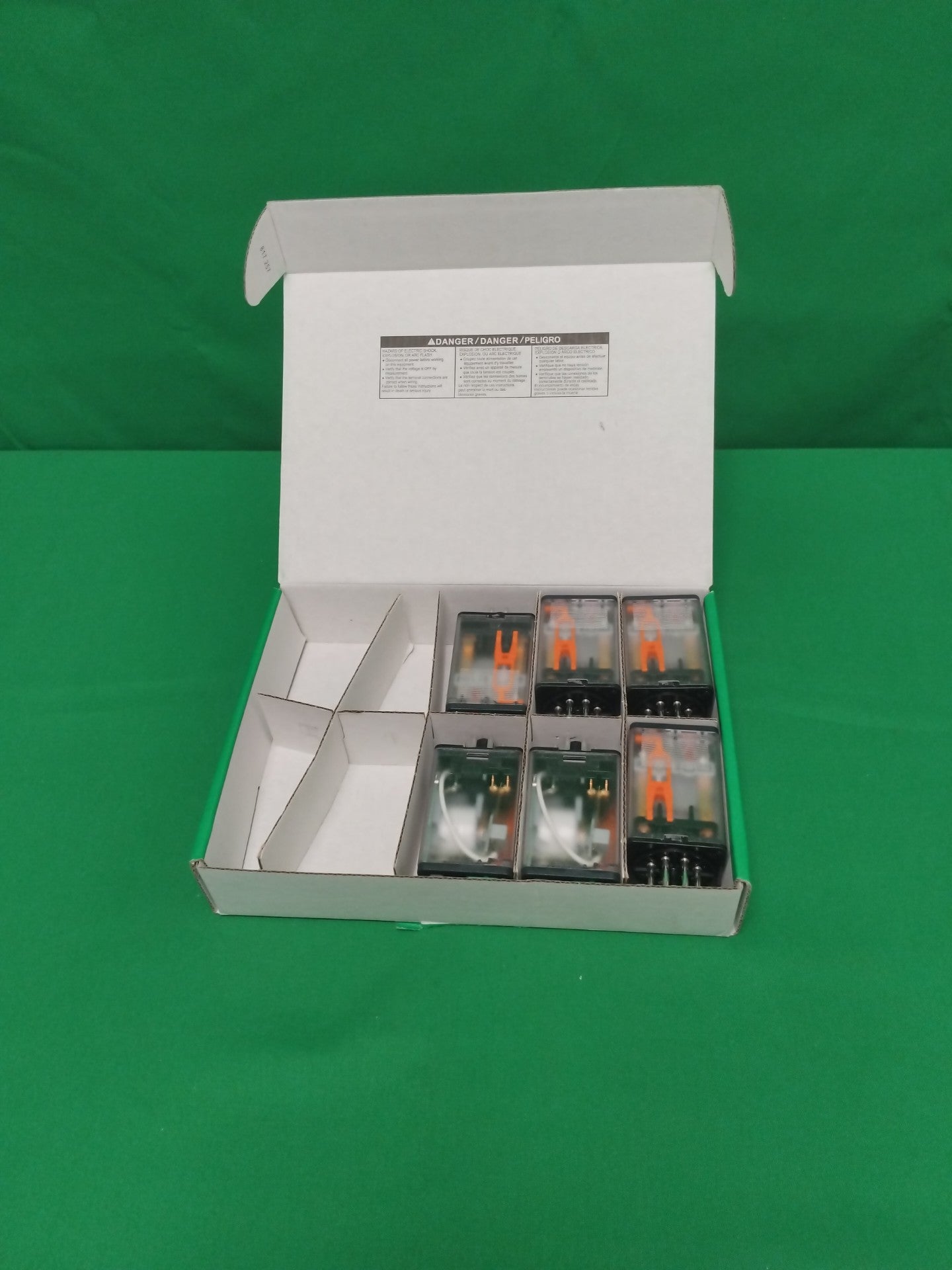 Schneider-Electric RUMC21F7 RUMC21F7 Box of 10 units