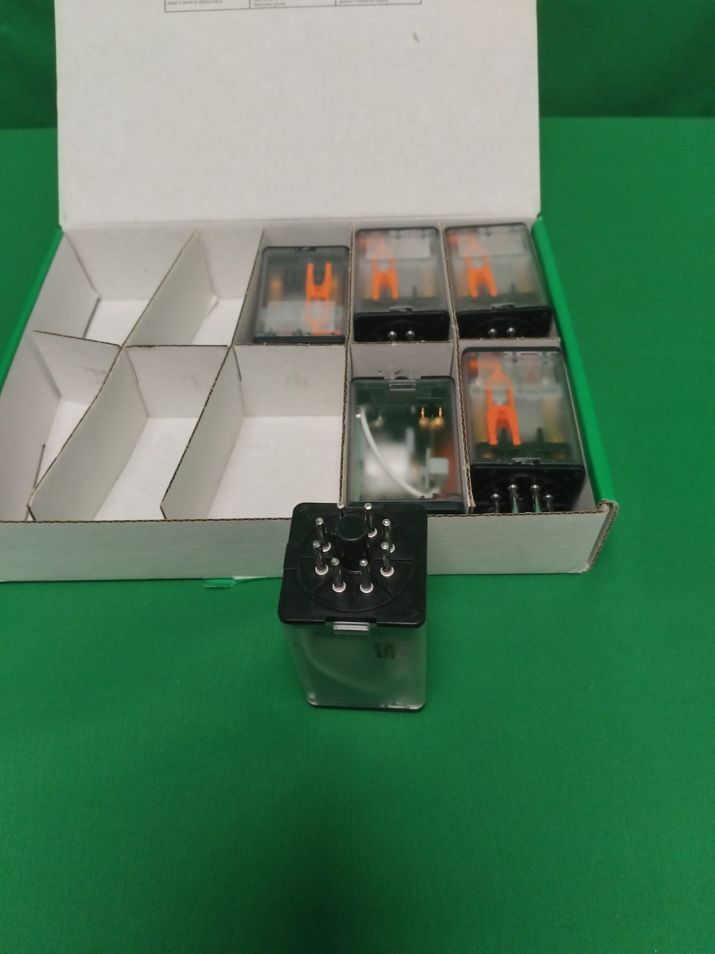 Schneider-Electric RUMC21F7 RUMC21F7 Box of 10 units