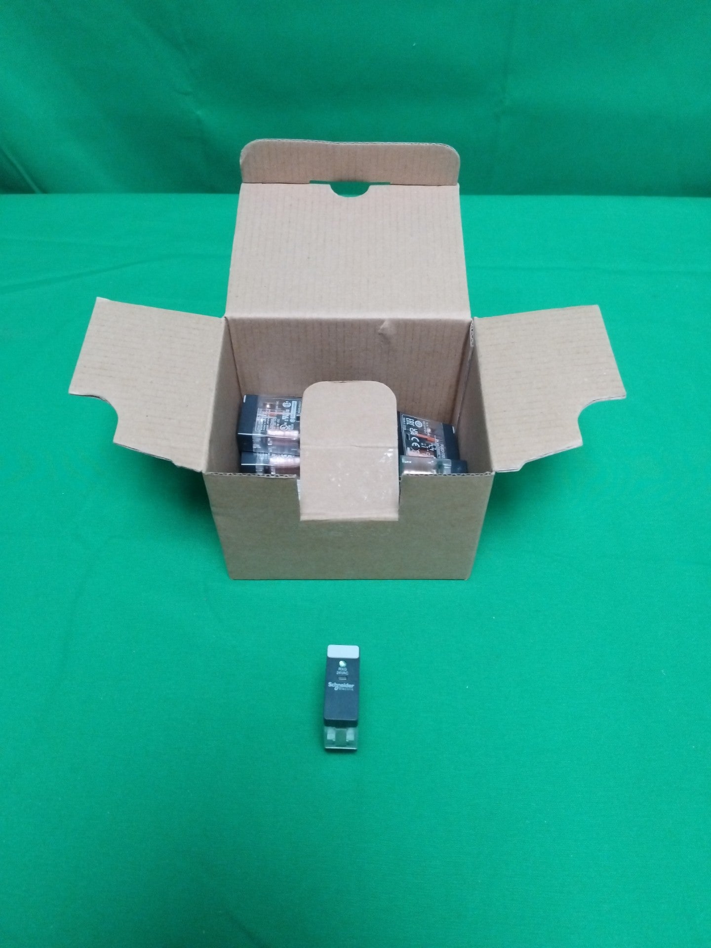 Schneider-Electric RXG13B7 RXG13B7 Box of 10 units