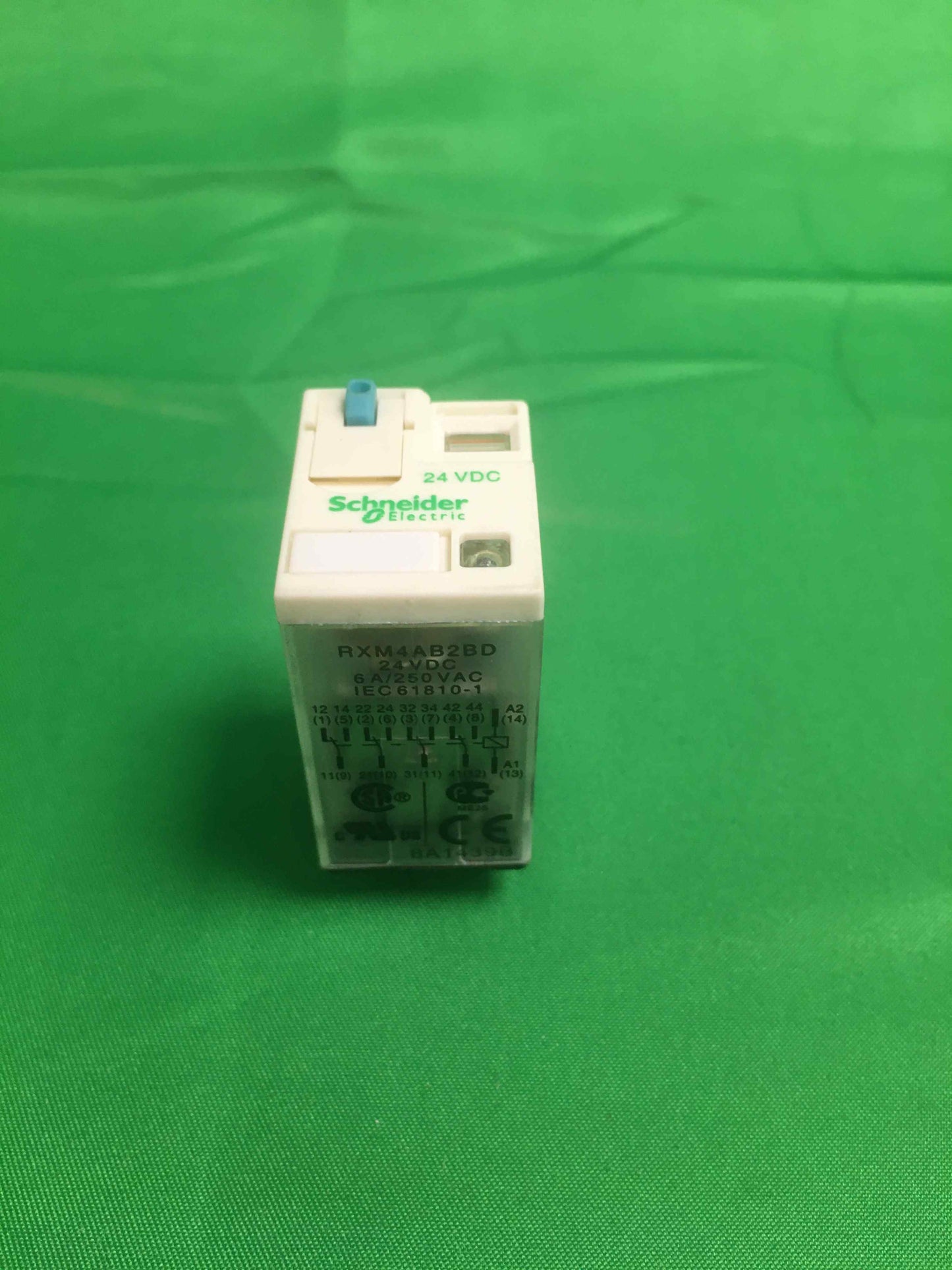 Schneider-Electric RXM4AB2BD RXM4AB2BD WITHOUT ORIGINAL PACKAGING 8 UNITS