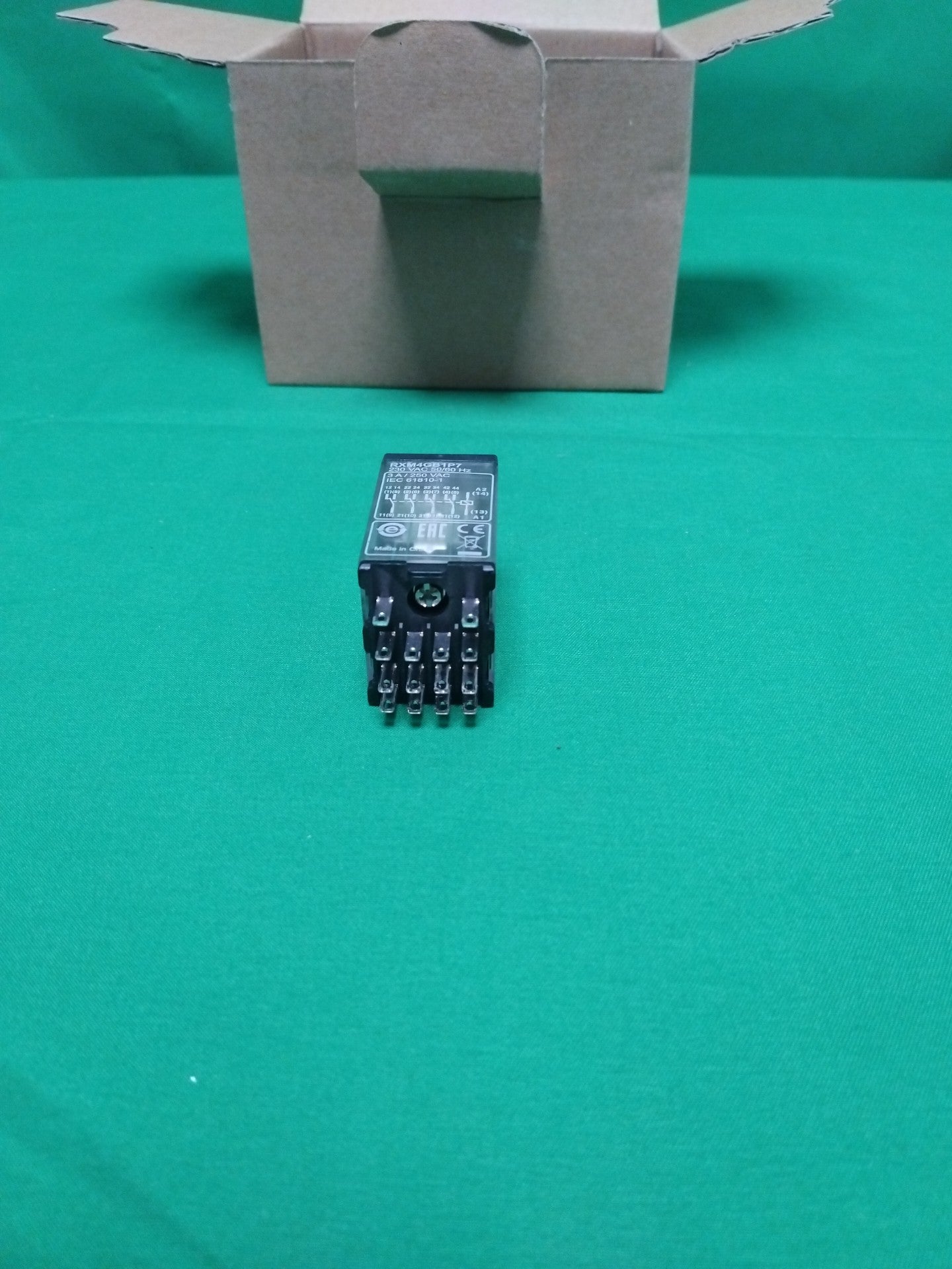 Schneider-Electric RXM4GB1P7 RXM4GB1P7 WITHOUT ORIGINAL PACKAGING