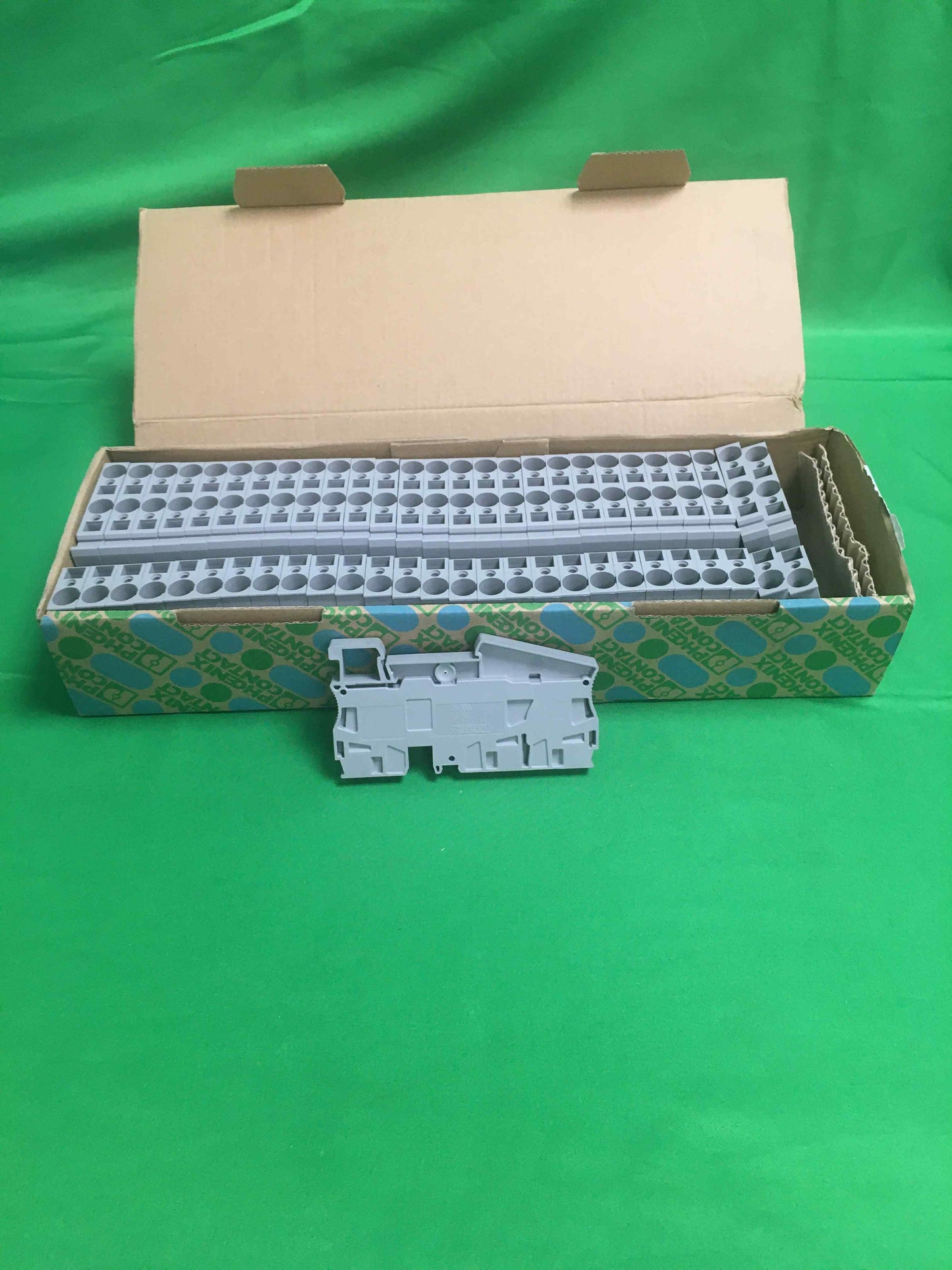 PHOENIX CONTACT ST 10-TWIN ST10TWIN OPEN BOX SP ORDER NO: 30 35 28 8(10 UNITS)