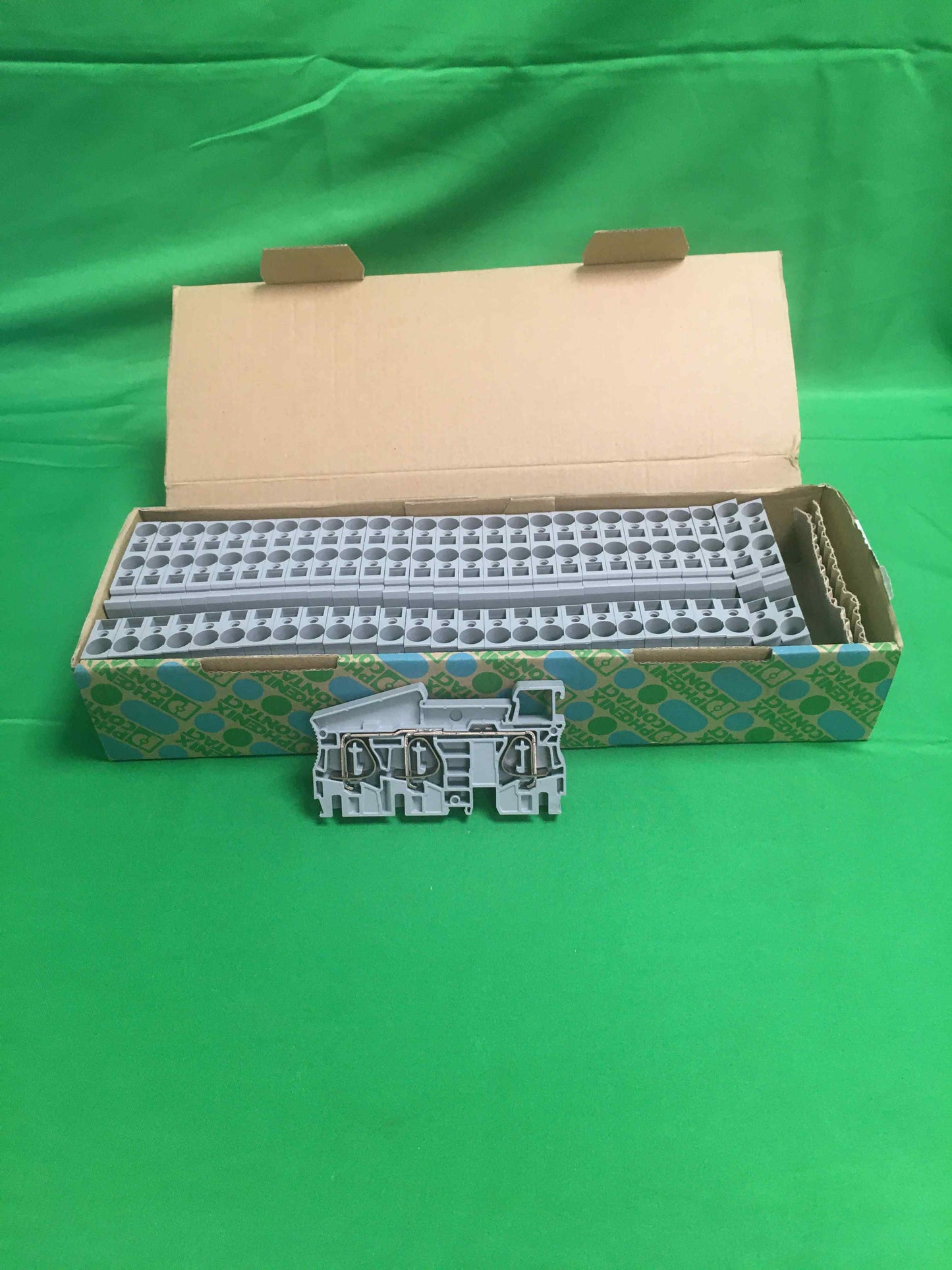 PHOENIX CONTACT ST 10-TWIN ST10TWIN OPEN BOX SP ORDER NO: 30 35 28 8(10 UNITS)