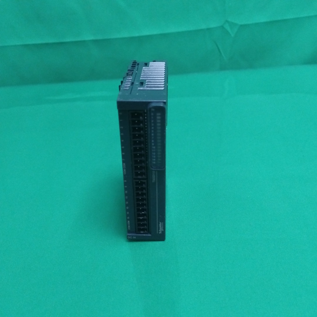 15585