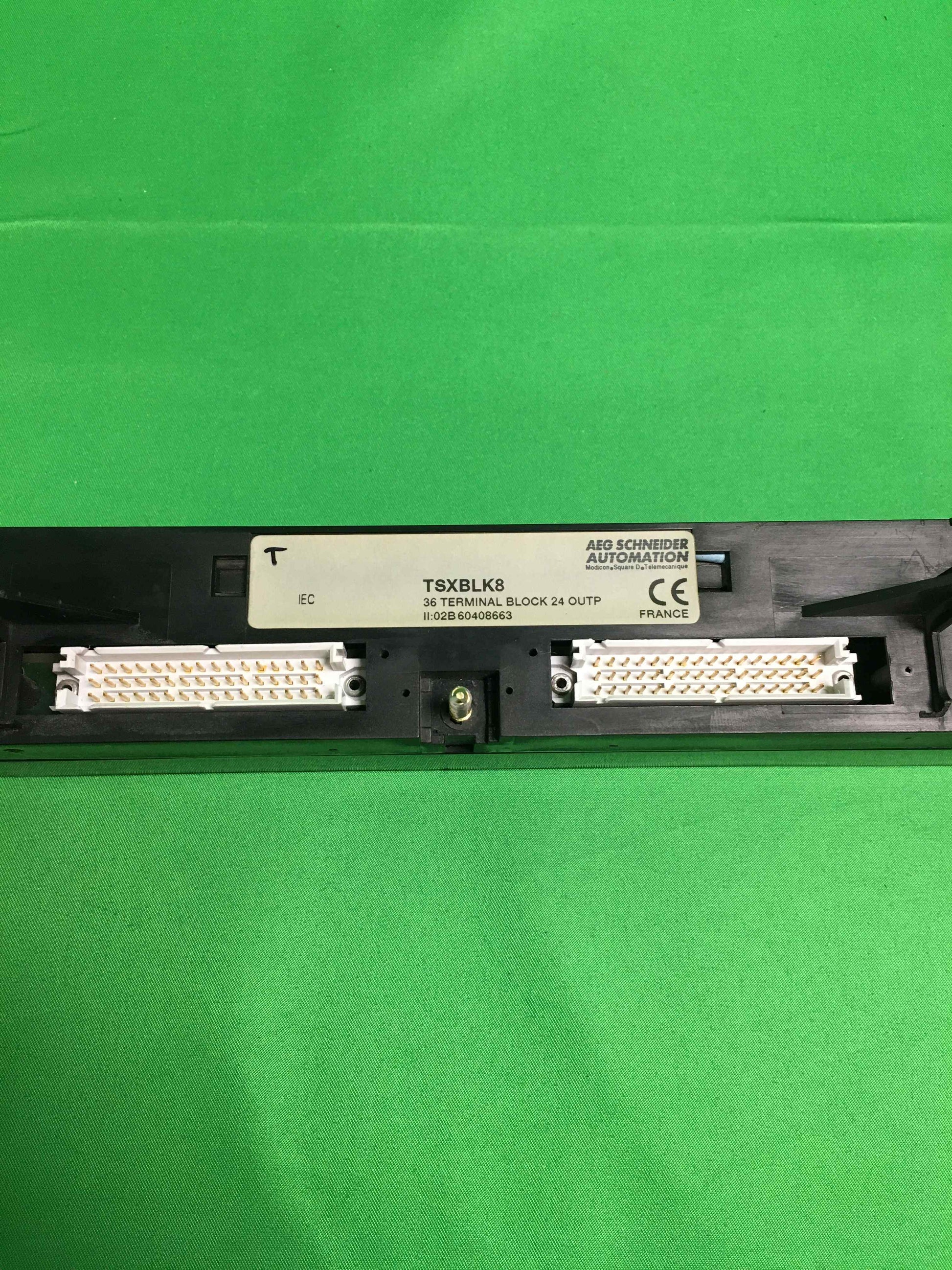 AEG SCHNEIDER AUTOMATION TSXBLK8 TSXBLK8