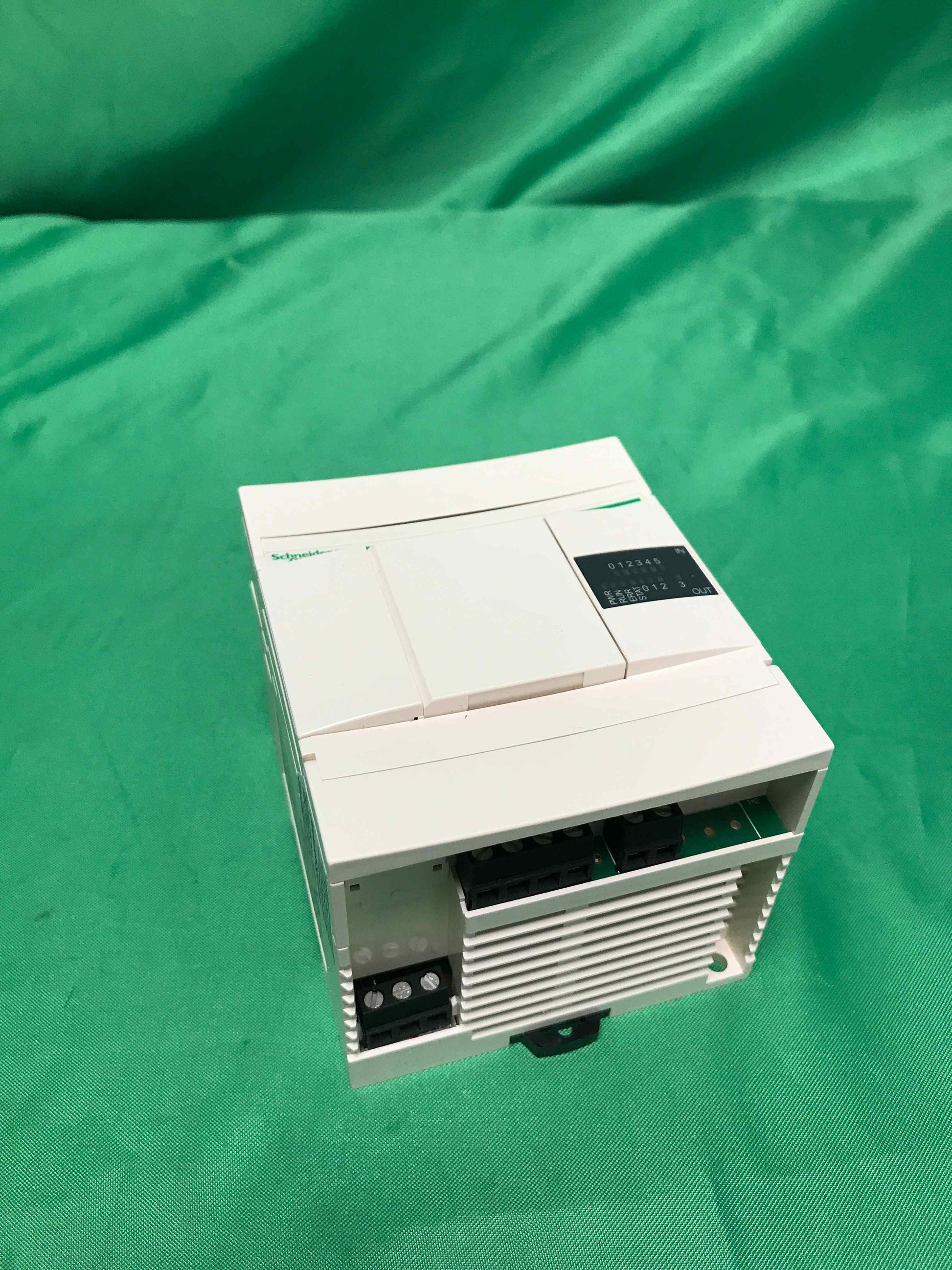 SCHNEIDER ELECTRIC TWDLCDA10DRF TWDLCDA10DRF ( 18 months warranty )