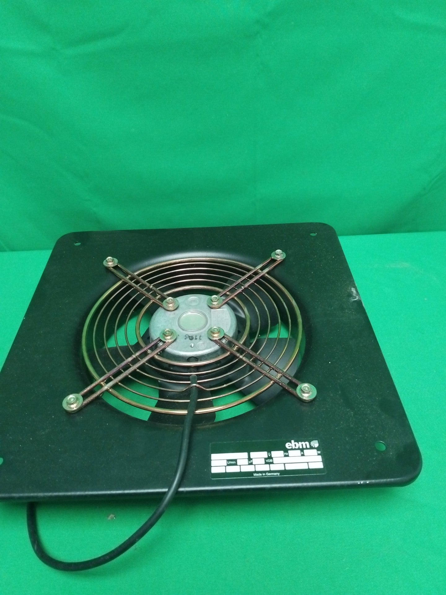 ebm W4S200-DA02-02 W4S200DA0202 VENTILATEUR