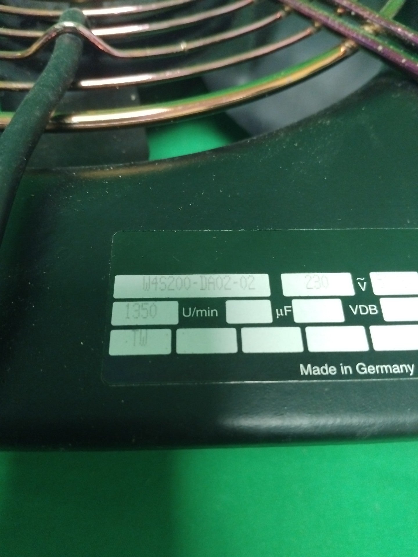 ebm W4S200-DA02-02 W4S200DA0202 VENTILATEUR